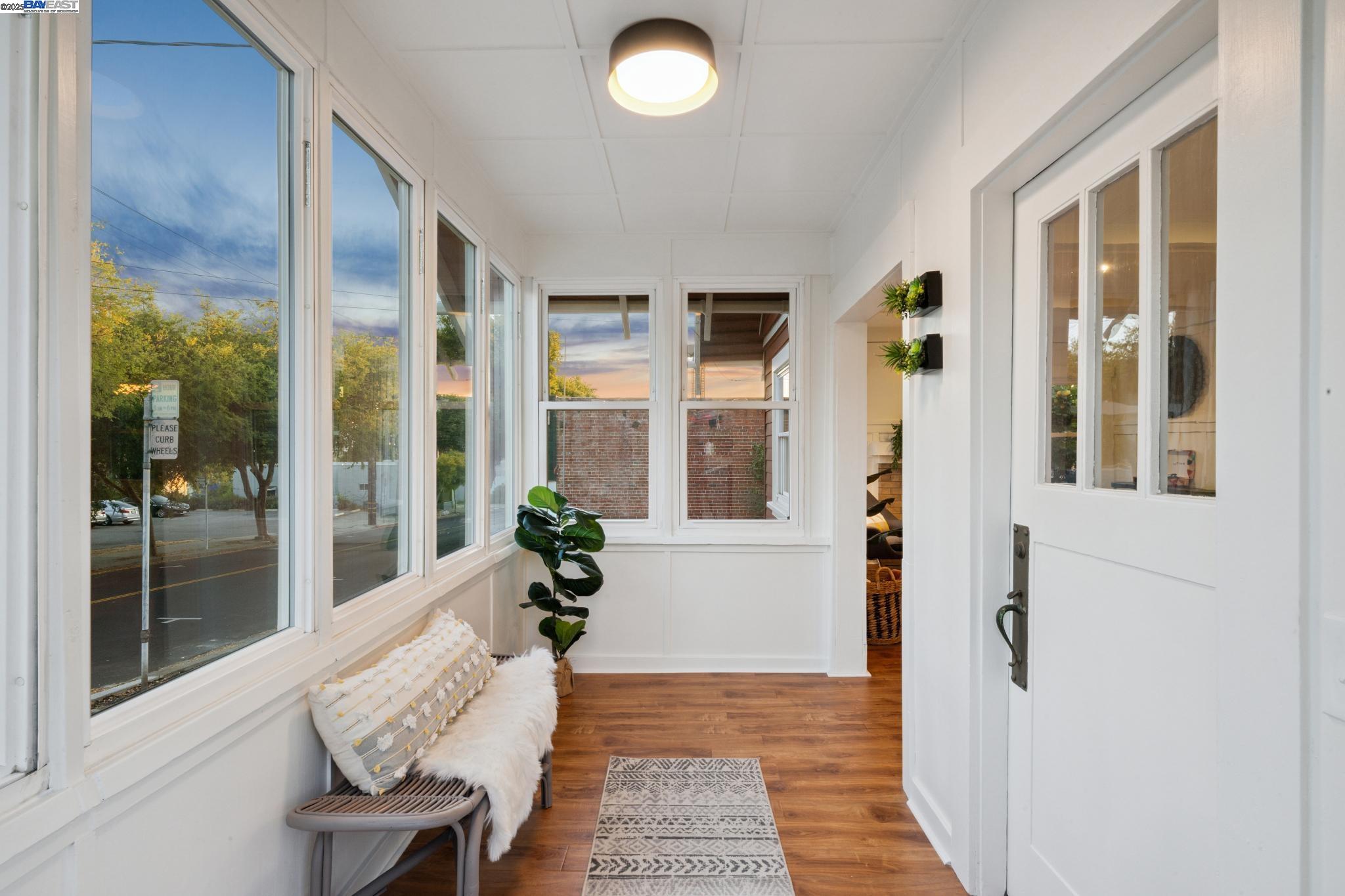 Detail Gallery Image 8 of 39 For 7029 Stockton Avenue, El Cerrito,  CA 94530 - 3 Beds | 1/1 Baths