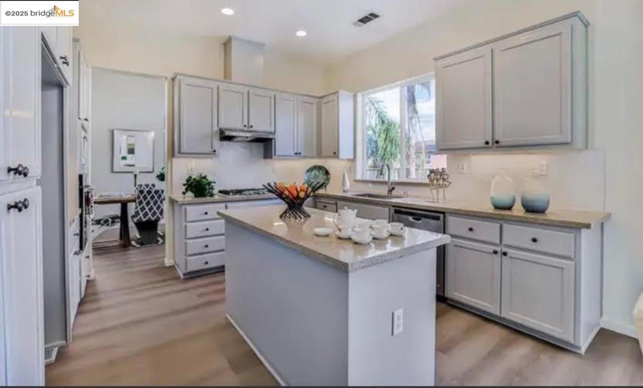 Detail Gallery Image 2 of 20 For 244 Putter Dr, Brentwood,  CA 94513 - 6 Beds | 4 Baths