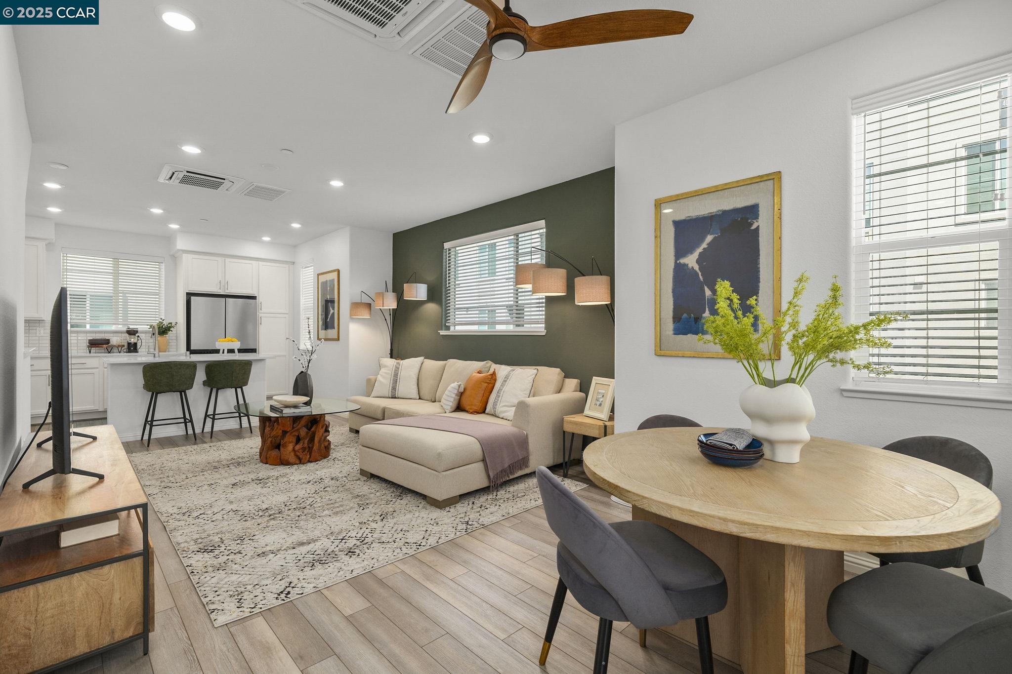 Detail Gallery Image 14 of 32 For 2853 Cathwood Lane, Alameda,  CA 94501 - 2 Beds | 1/1 Baths