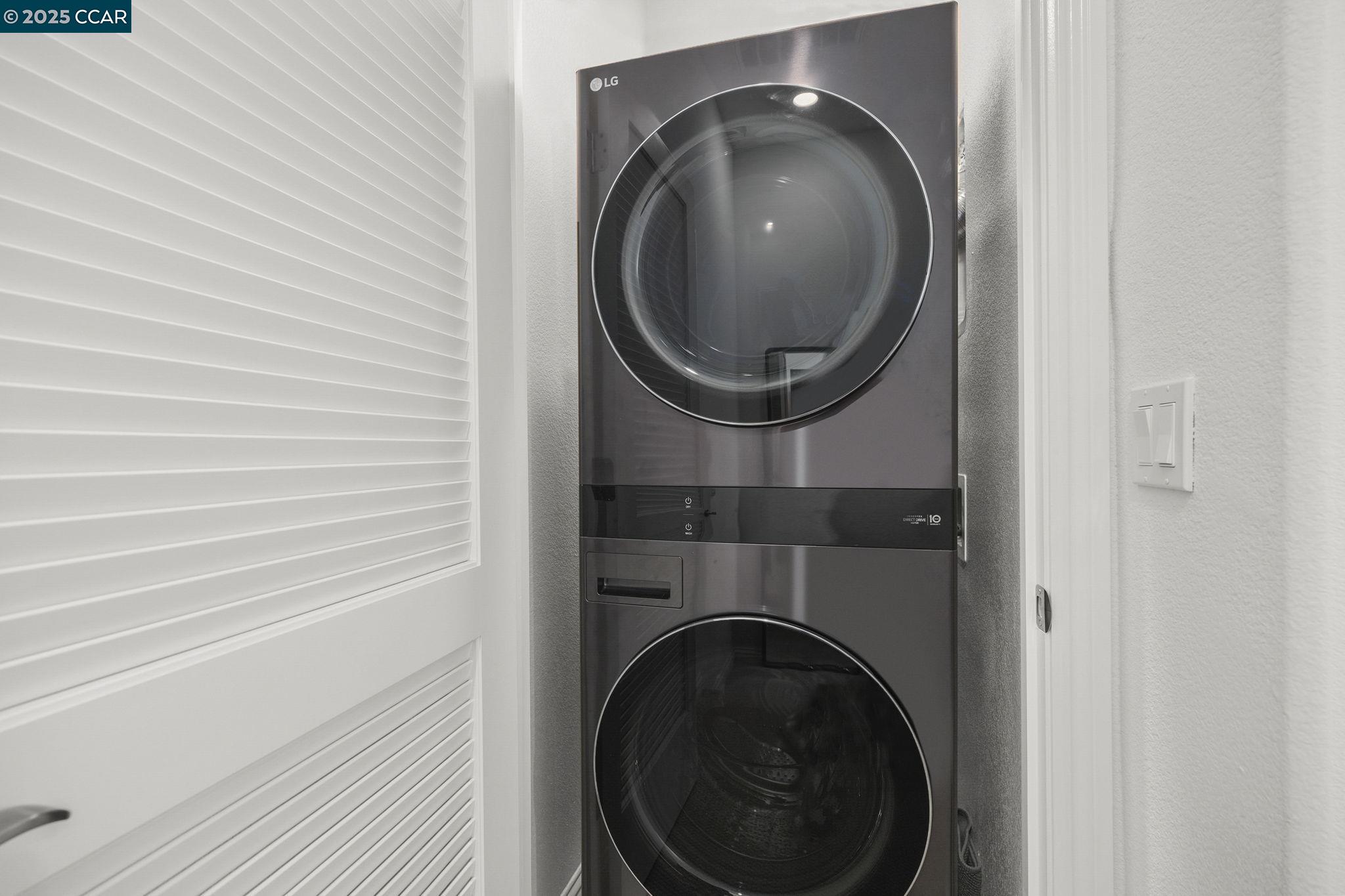 Detail Gallery Image 16 of 32 For 2853 Cathwood Lane, Alameda,  CA 94501 - 2 Beds | 1/1 Baths