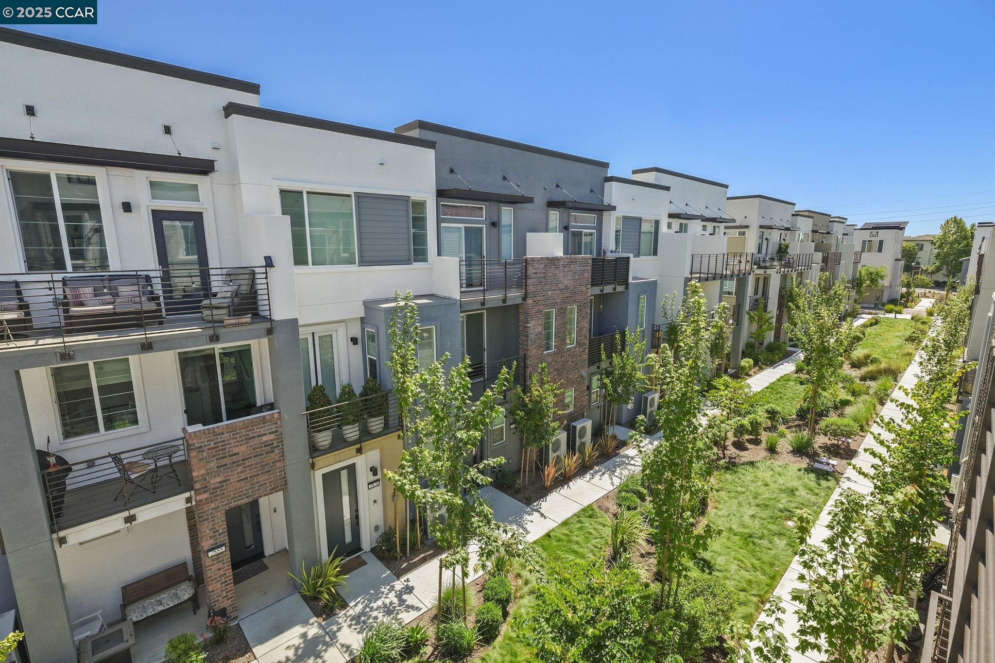 Detail Gallery Image 21 of 32 For 2853 Cathwood Lane, Alameda,  CA 94501 - 2 Beds | 1/1 Baths