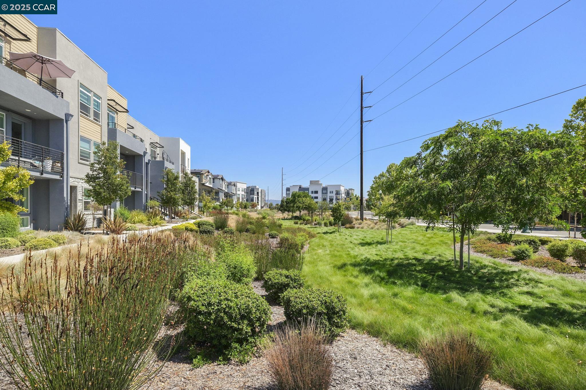 Detail Gallery Image 31 of 32 For 2853 Cathwood Lane, Alameda,  CA 94501 - 2 Beds | 1/1 Baths