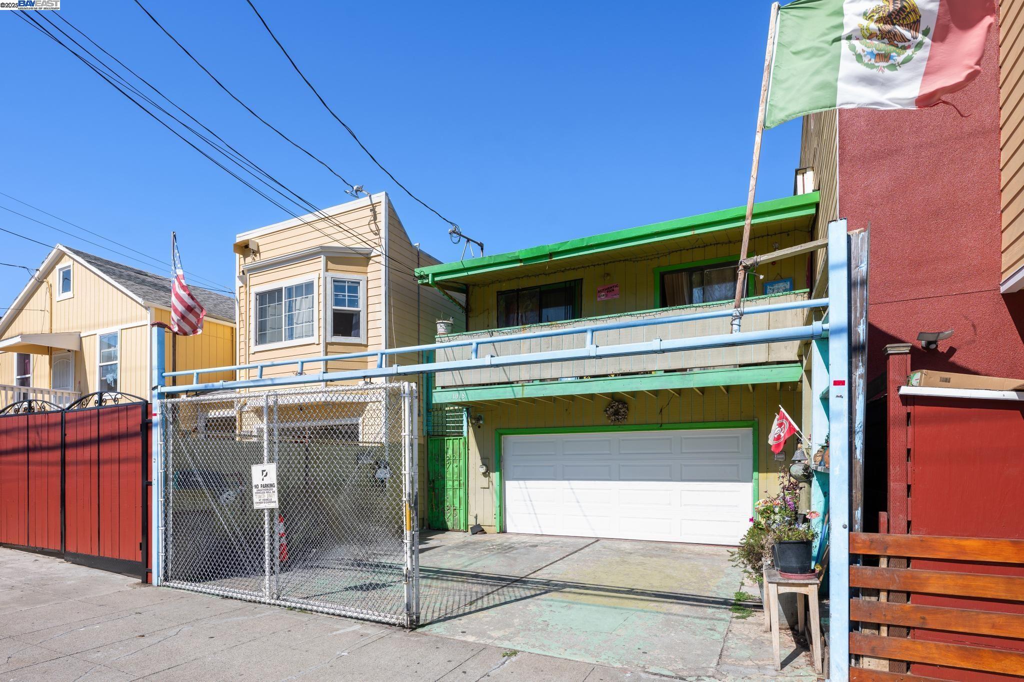 Detail Gallery Image 2 of 47 For 1018 Gilman Ave, San Francisco,  CA 94124 - 4 Beds | 3 Baths