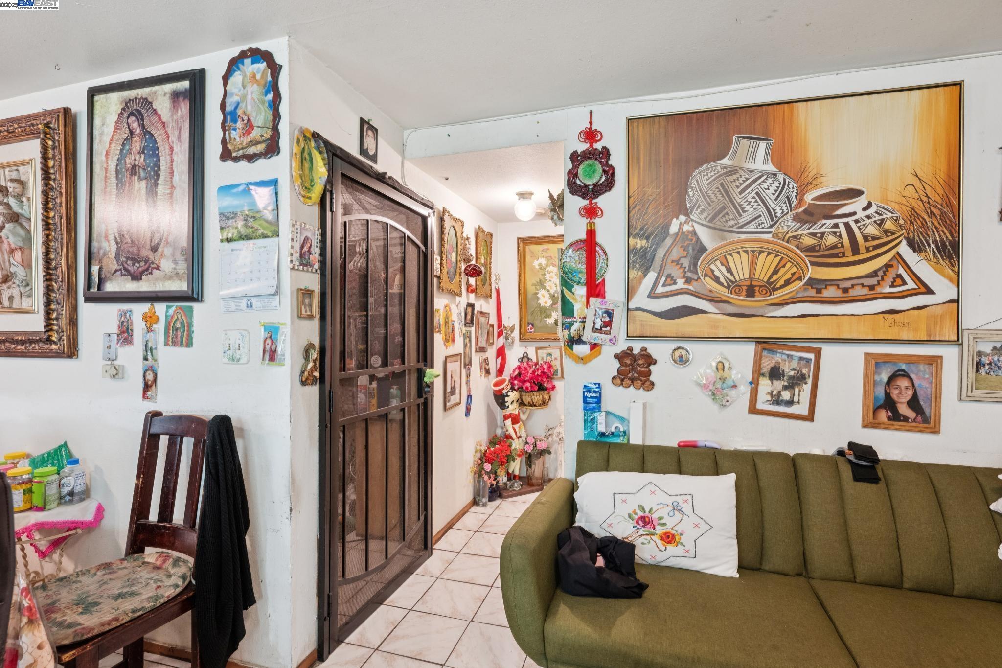 Detail Gallery Image 16 of 47 For 1018 Gilman Ave, San Francisco,  CA 94124 - 4 Beds | 3 Baths