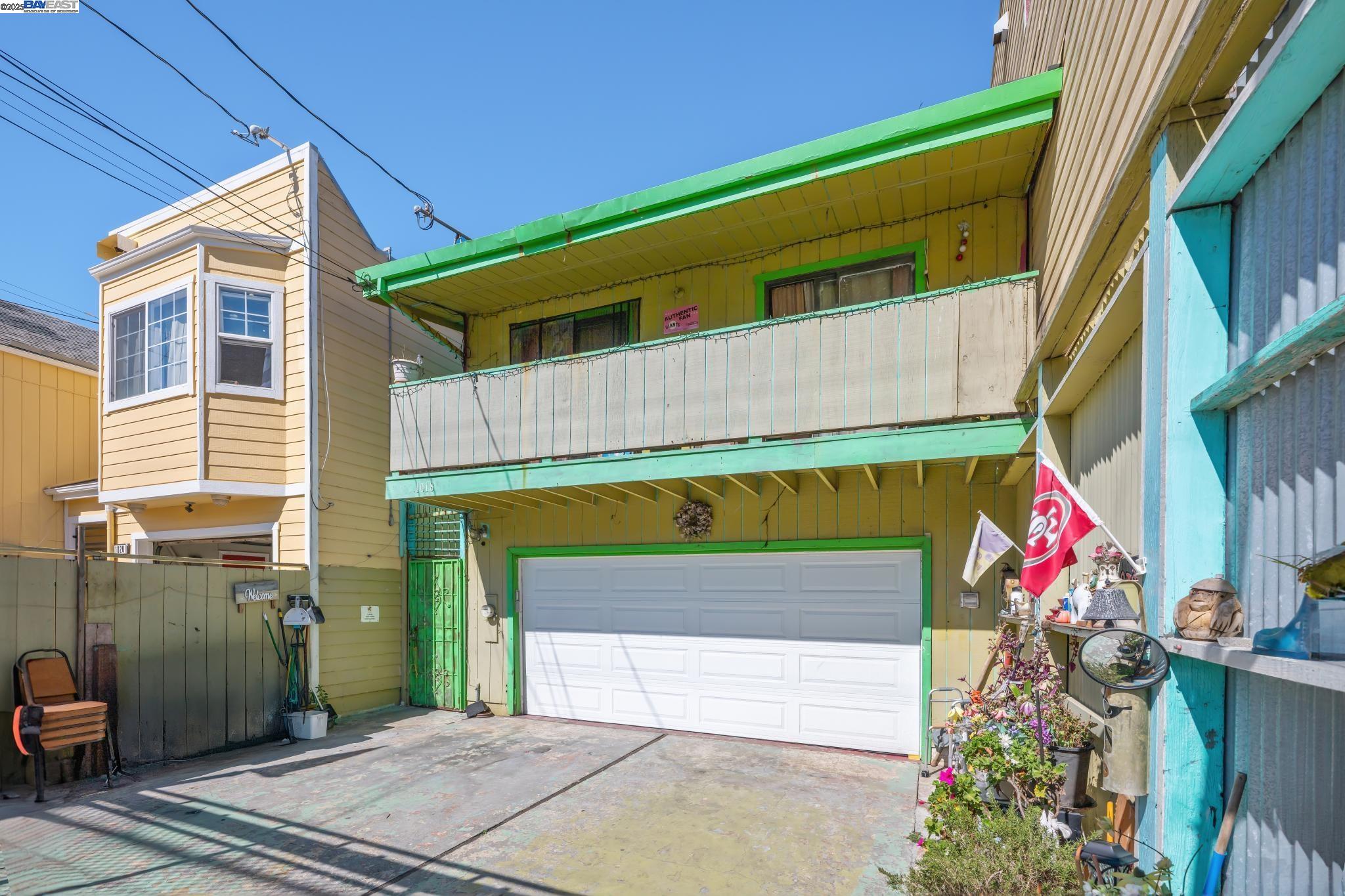 Detail Gallery Image 5 of 47 For 1018 Gilman Ave, San Francisco,  CA 94124 - 4 Beds | 3 Baths