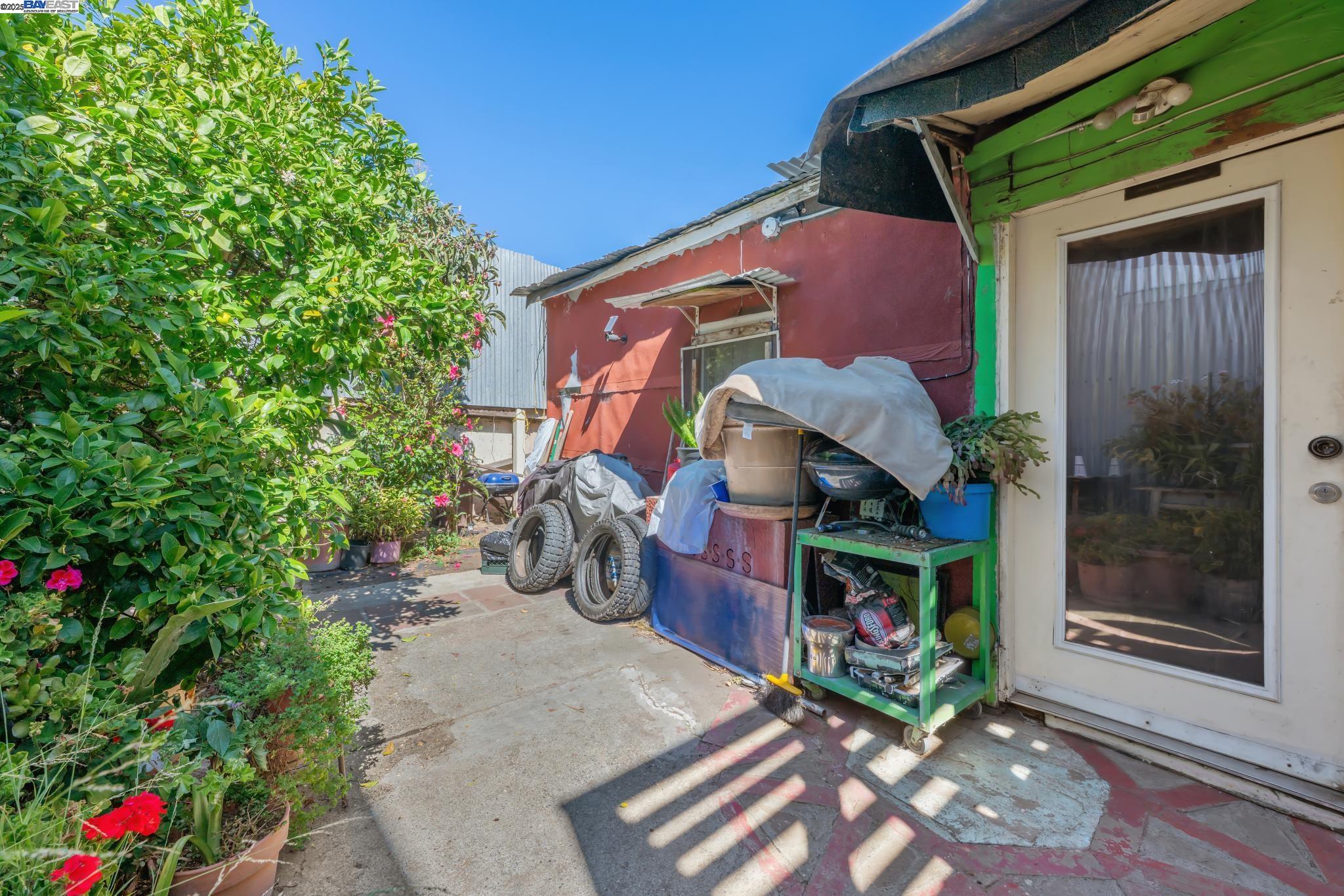 Detail Gallery Image 44 of 47 For 1018 Gilman Ave, San Francisco,  CA 94124 - 4 Beds | 3 Baths