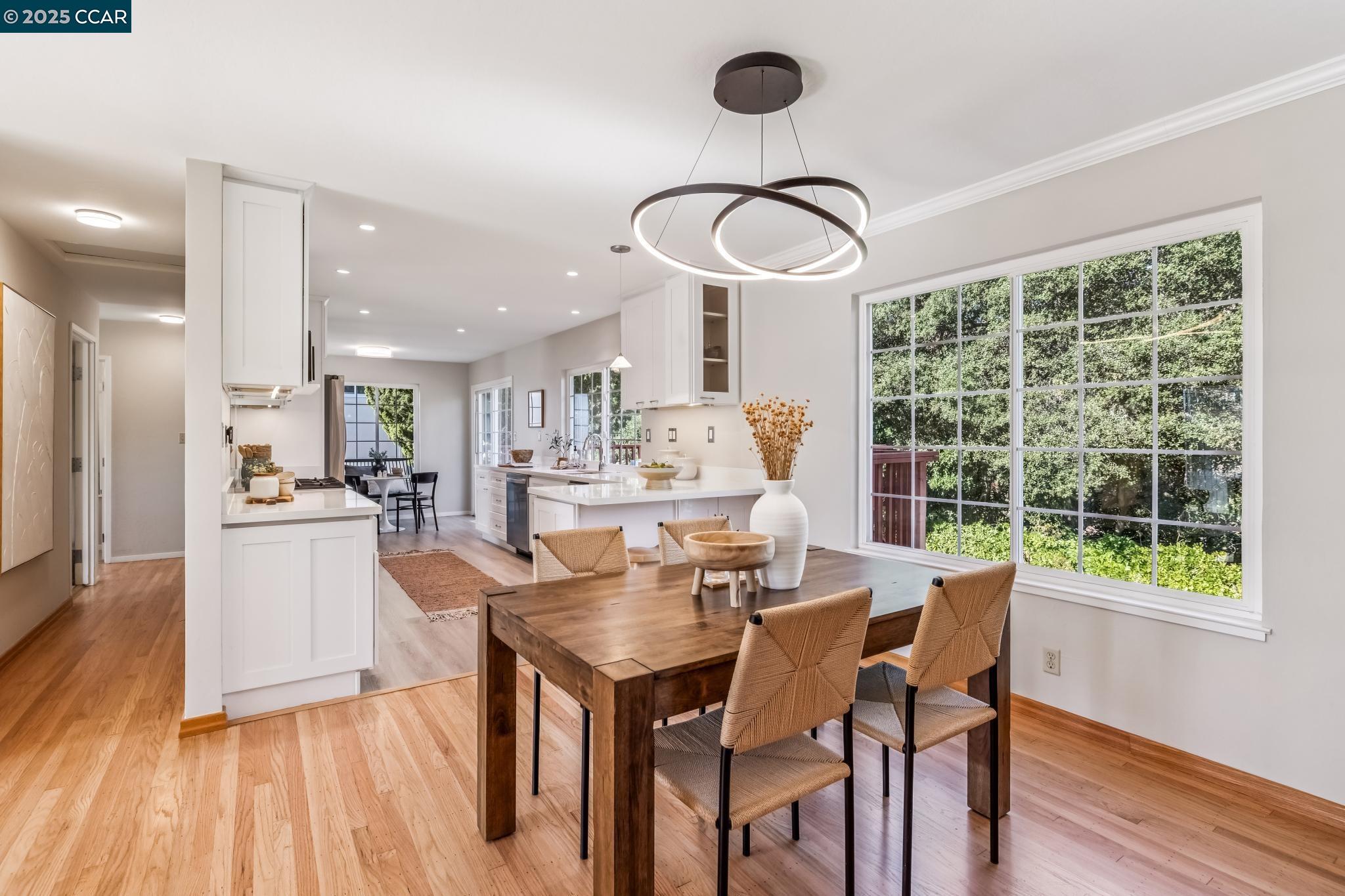 Detail Gallery Image 11 of 56 For 8090 Hansom Dr, Oakland,  CA 94605 - 4 Beds | 2/1 Baths