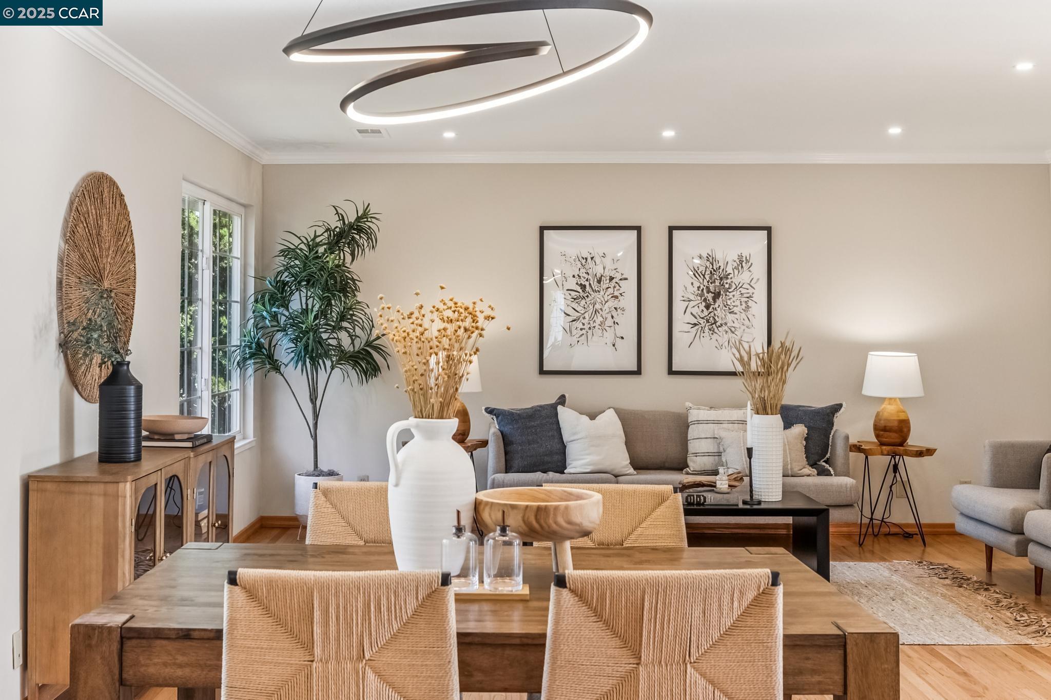 Detail Gallery Image 12 of 56 For 8090 Hansom Dr, Oakland,  CA 94605 - 4 Beds | 2/1 Baths