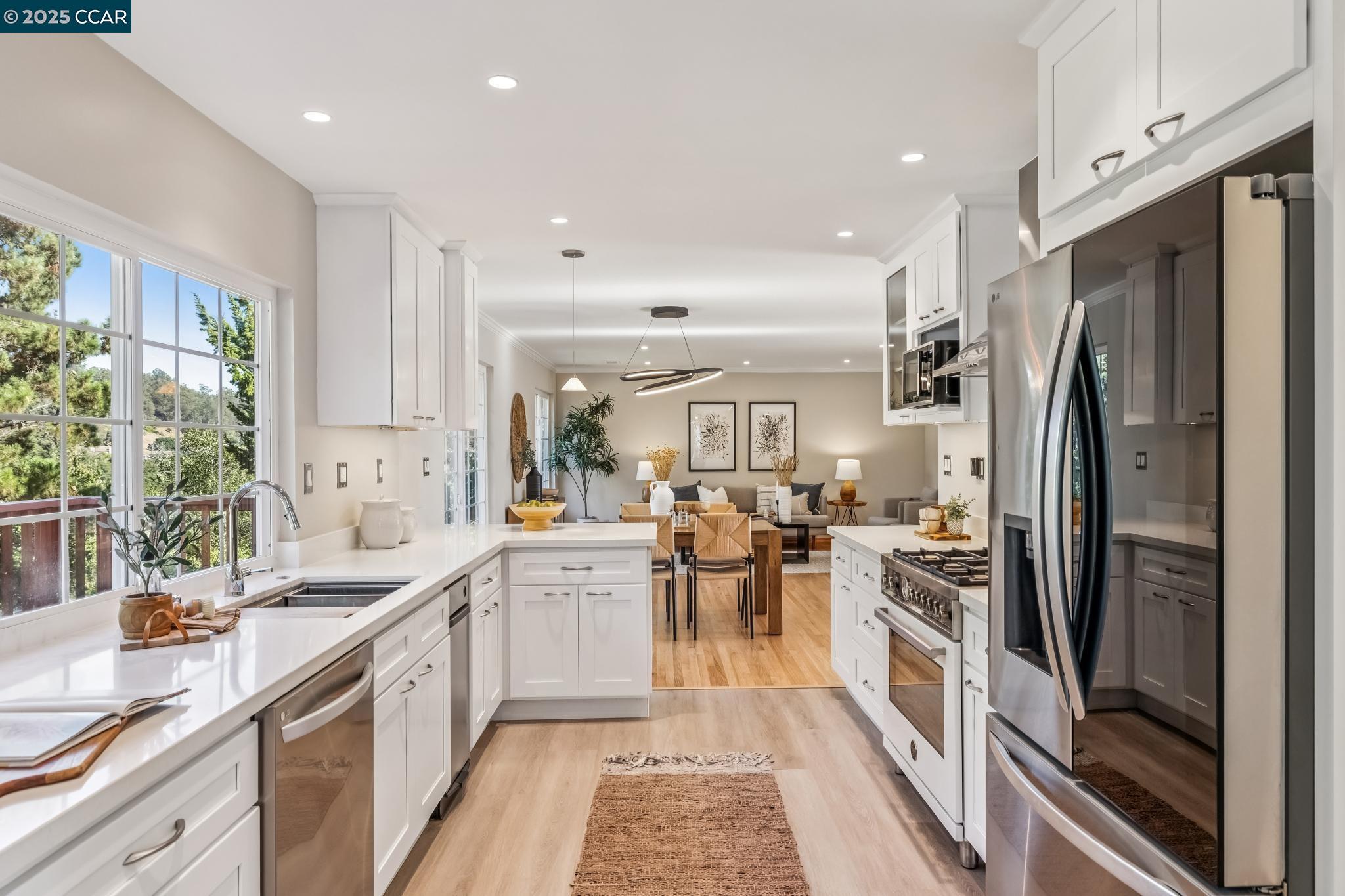 Detail Gallery Image 20 of 56 For 8090 Hansom Dr, Oakland,  CA 94605 - 4 Beds | 2/1 Baths