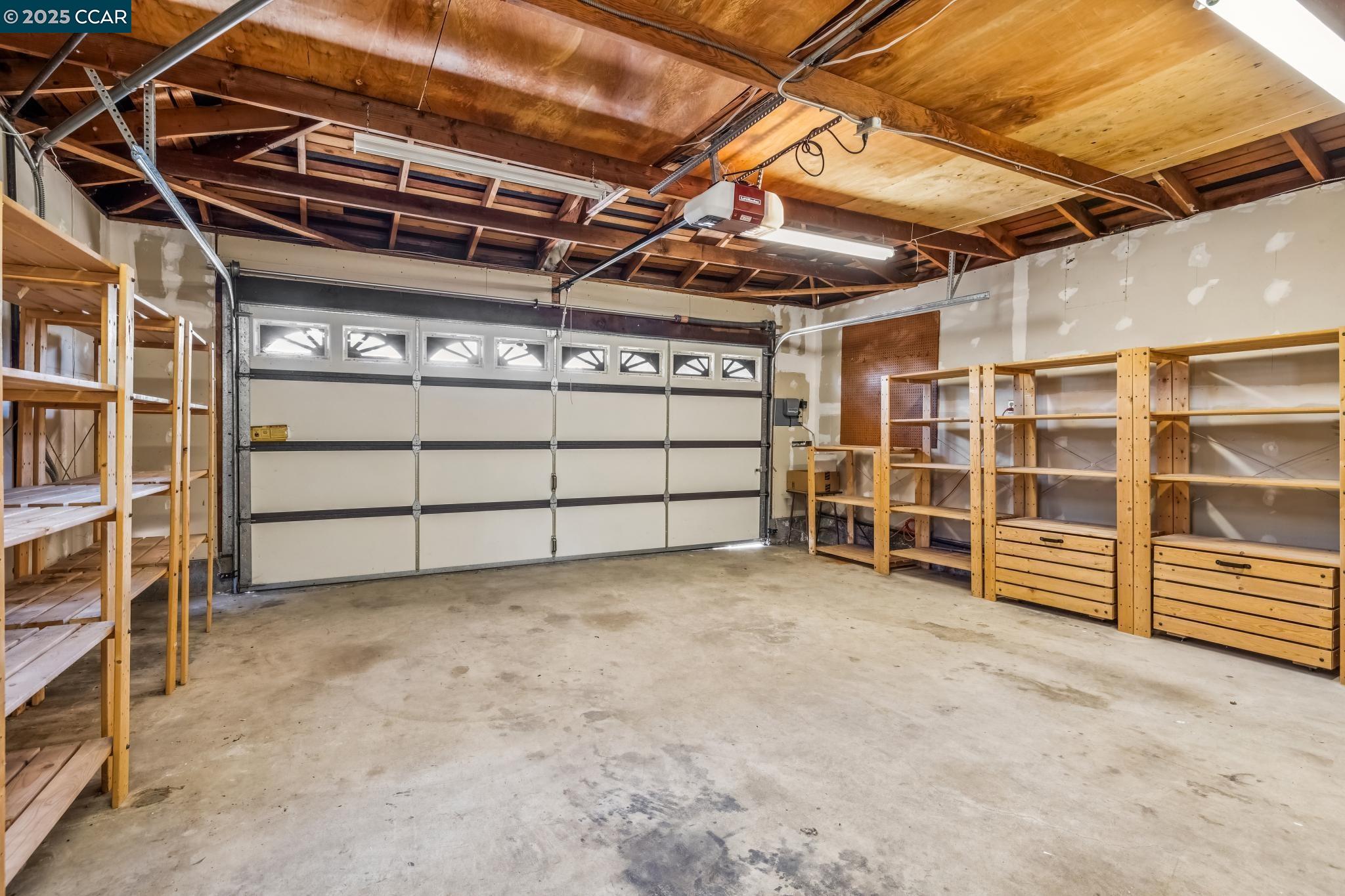 Detail Gallery Image 35 of 56 For 8090 Hansom Dr, Oakland,  CA 94605 - 4 Beds | 2/1 Baths