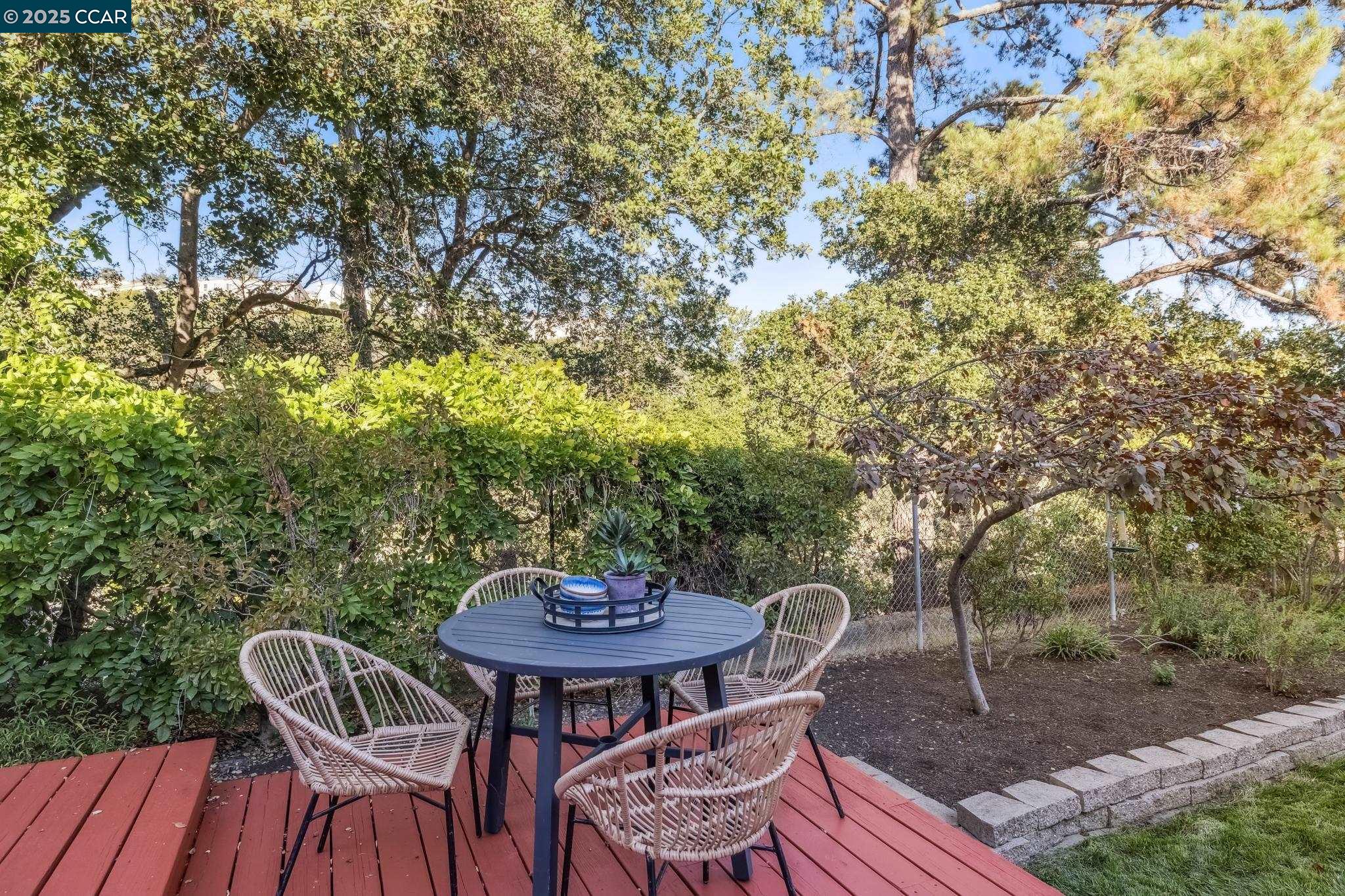 Detail Gallery Image 50 of 56 For 8090 Hansom Dr, Oakland,  CA 94605 - 4 Beds | 2/1 Baths