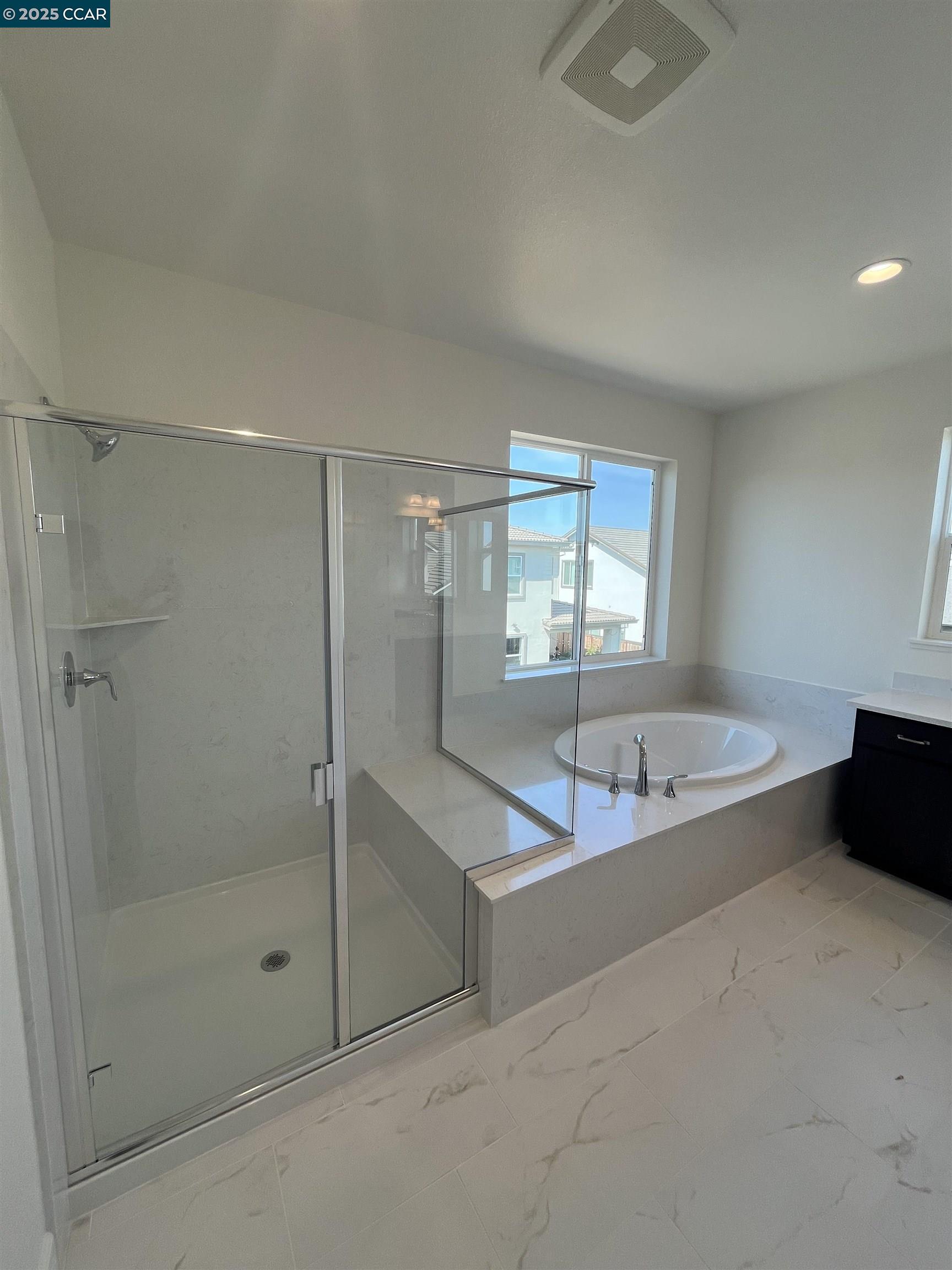 Detail Gallery Image 3 of 13 For 2750 Moonflower Street, West Sacramento,  CA 95691 - 4 Beds | 3/1 Baths