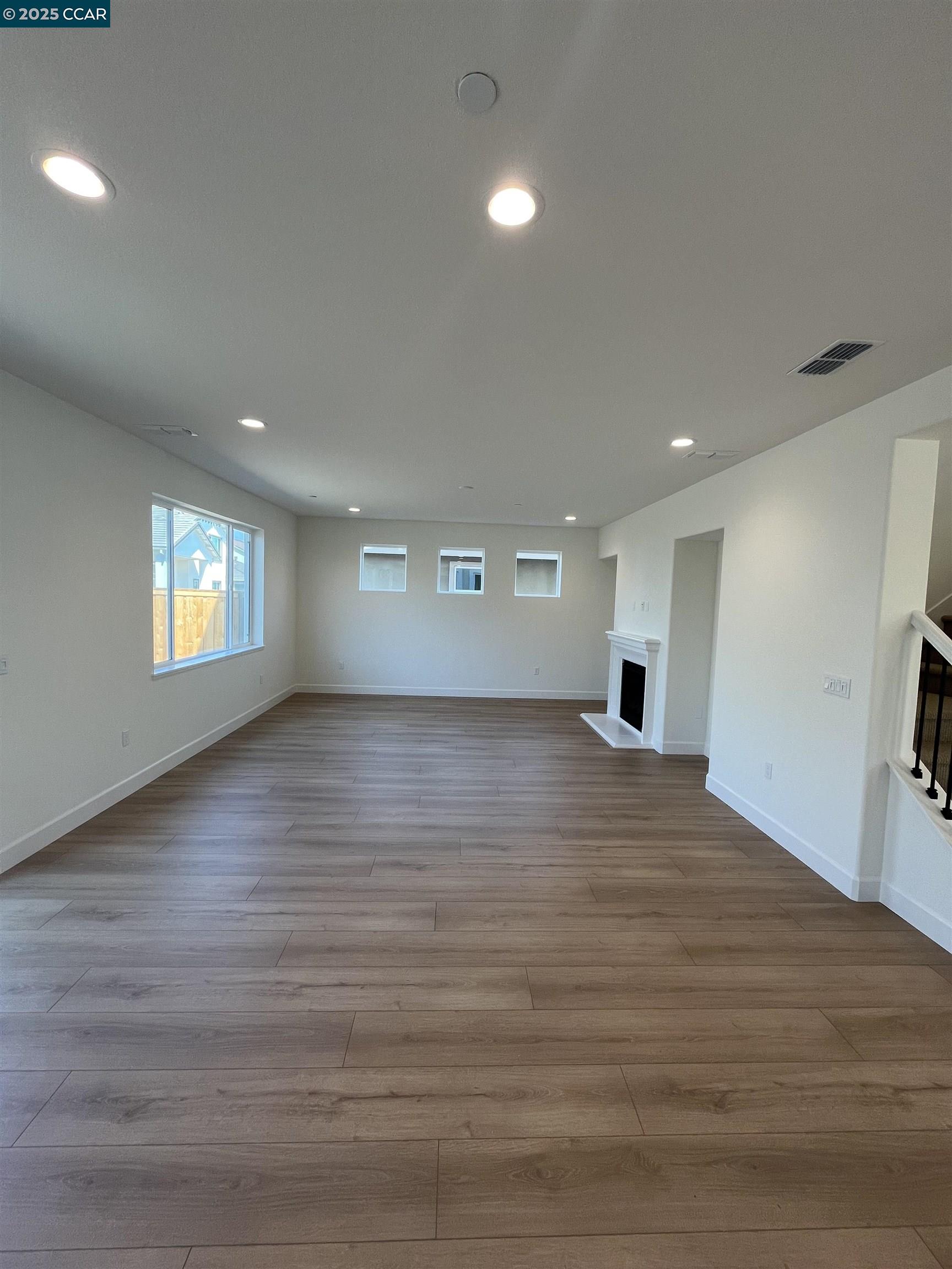 Detail Gallery Image 6 of 13 For 2750 Moonflower Street, West Sacramento,  CA 95691 - 4 Beds | 3/1 Baths