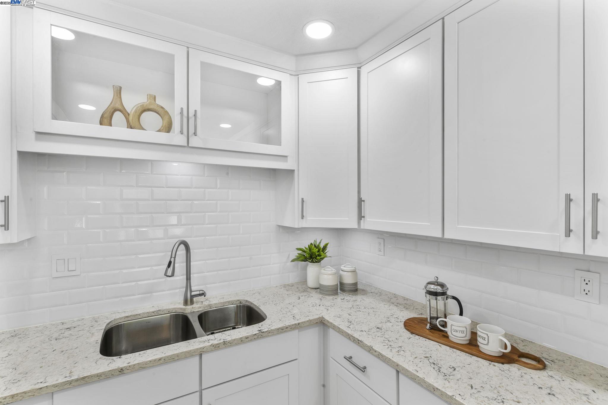 Detail Gallery Image 18 of 48 For 215 Mavis Dr, Pleasanton,  CA 94566 - 3 Beds | 2/1 Baths