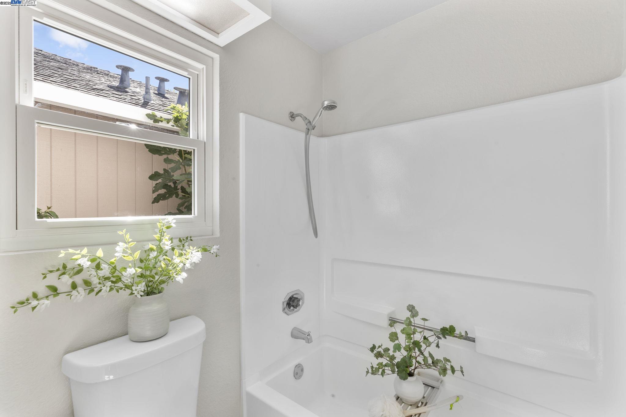 Detail Gallery Image 31 of 48 For 215 Mavis Dr, Pleasanton,  CA 94566 - 3 Beds | 2/1 Baths