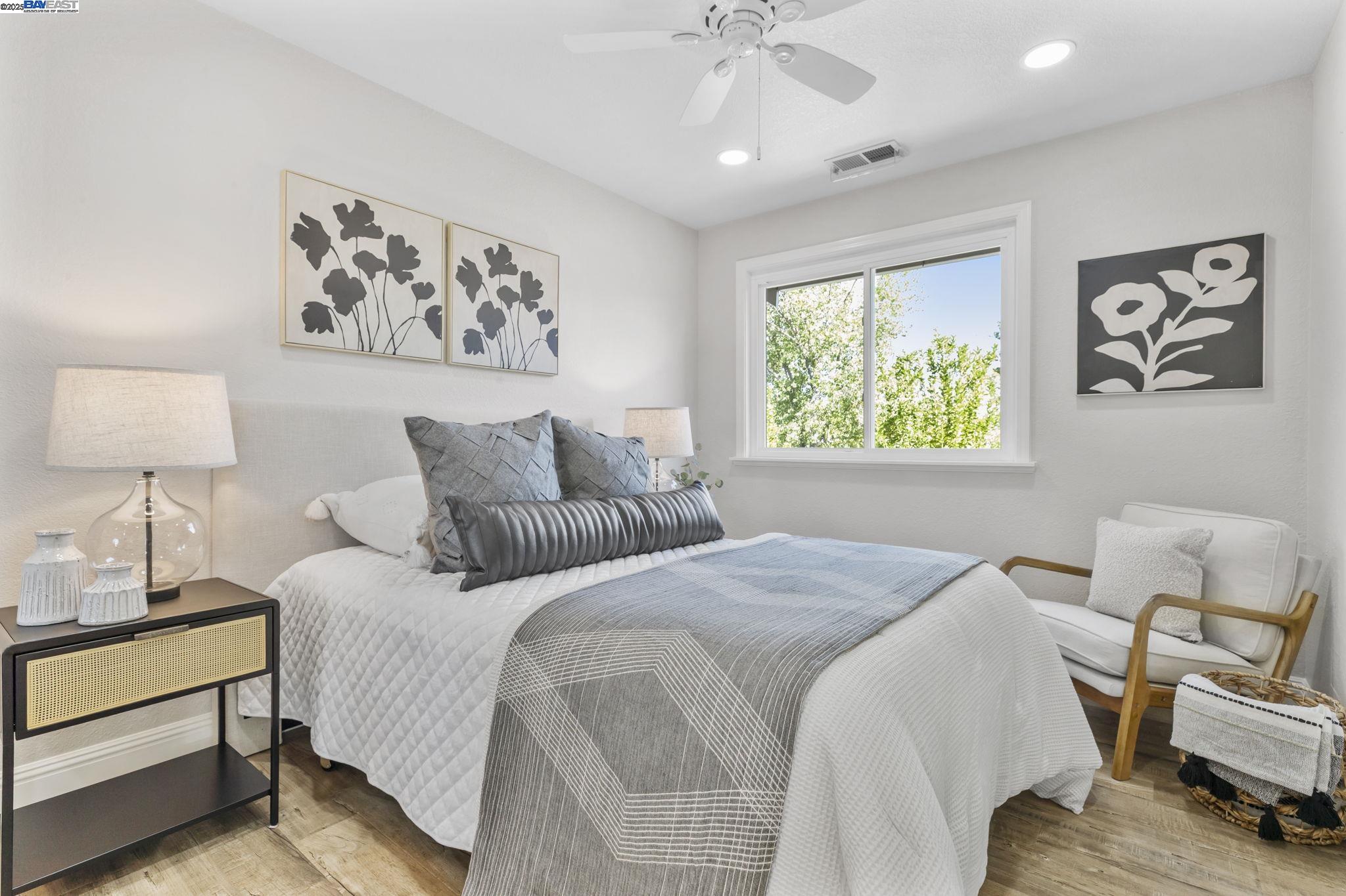 Detail Gallery Image 33 of 48 For 215 Mavis Dr, Pleasanton,  CA 94566 - 3 Beds | 2/1 Baths