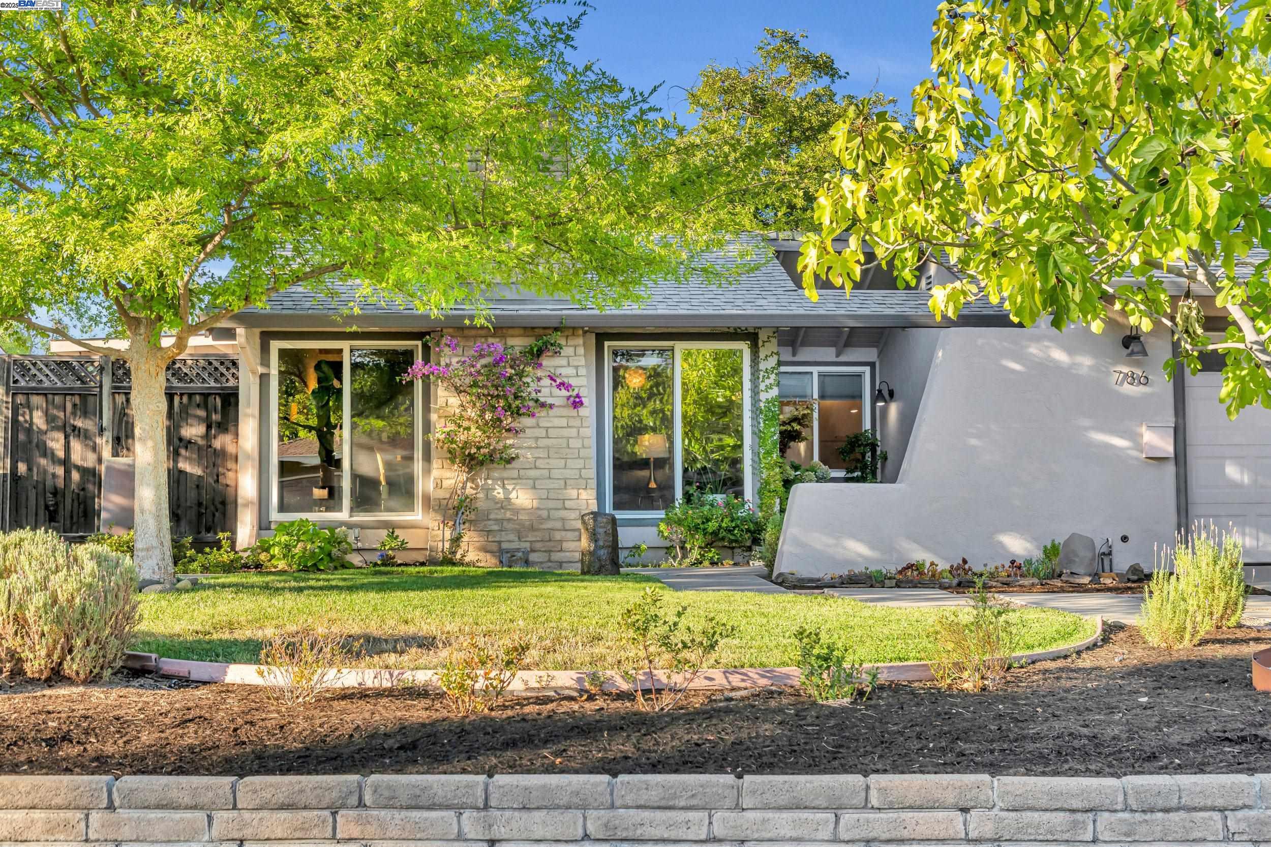 Detail Gallery Image 2 of 40 For 786 Bonita Ave, Pleasanton,  CA 94566 - 4 Beds | 2 Baths
