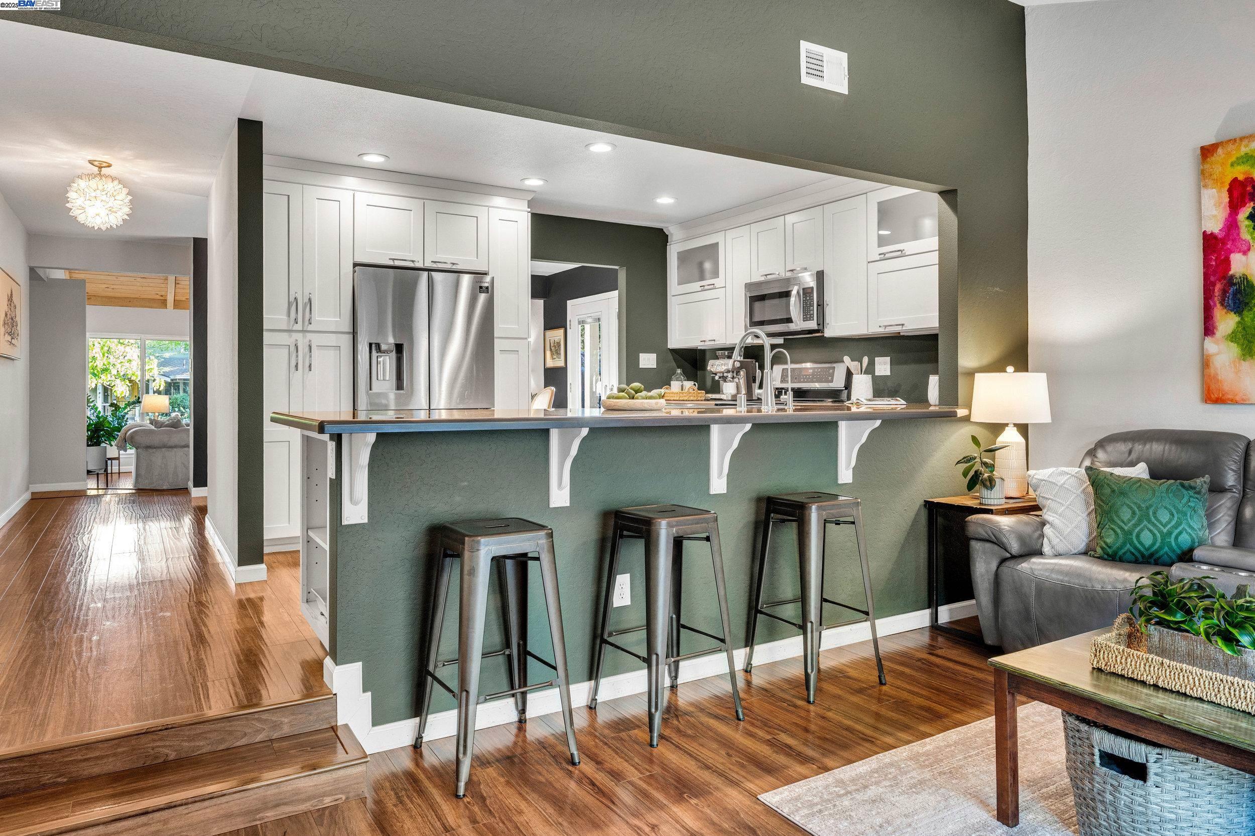 Detail Gallery Image 12 of 40 For 786 Bonita Ave, Pleasanton,  CA 94566 - 4 Beds | 2 Baths