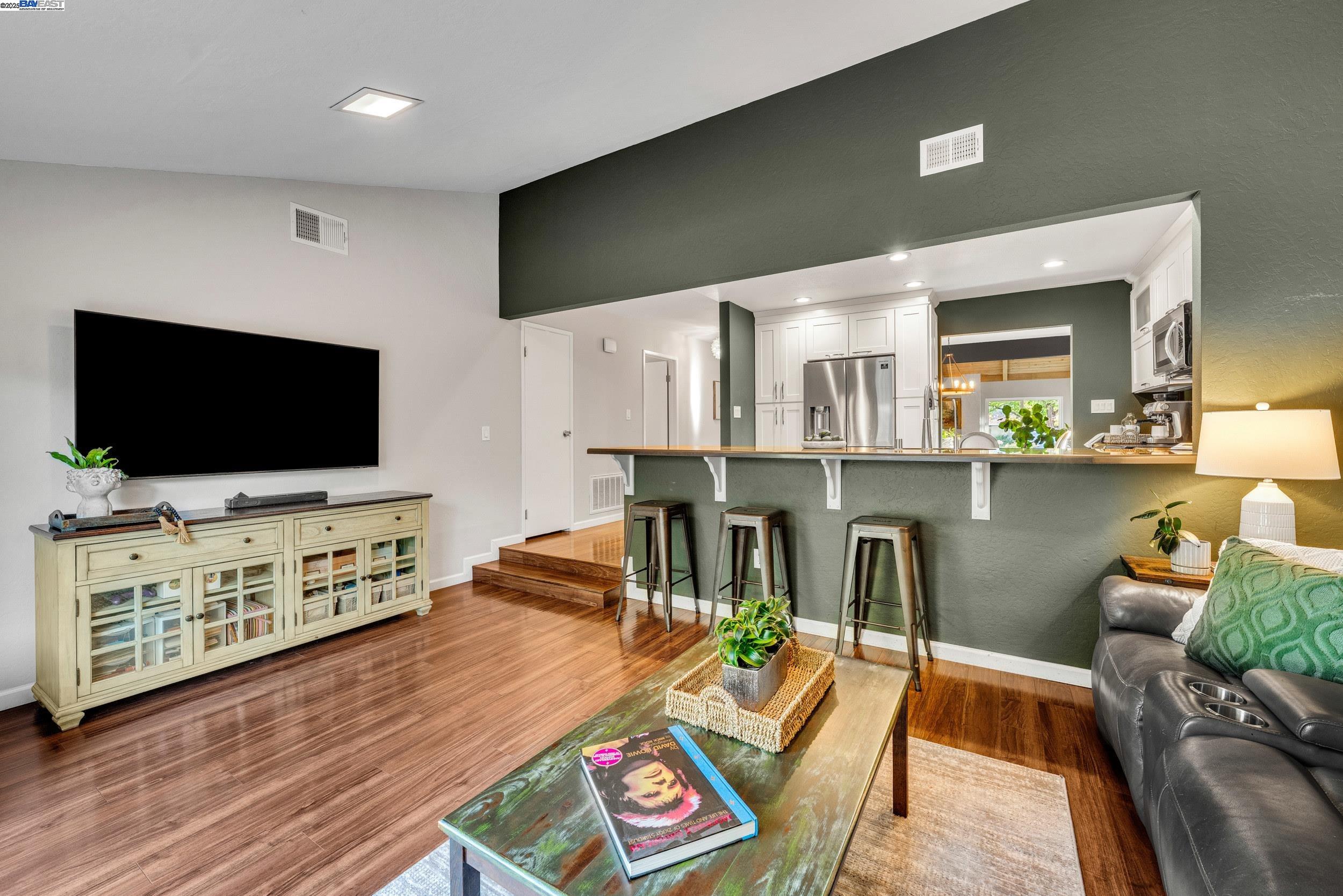 Detail Gallery Image 13 of 40 For 786 Bonita Ave, Pleasanton,  CA 94566 - 4 Beds | 2 Baths