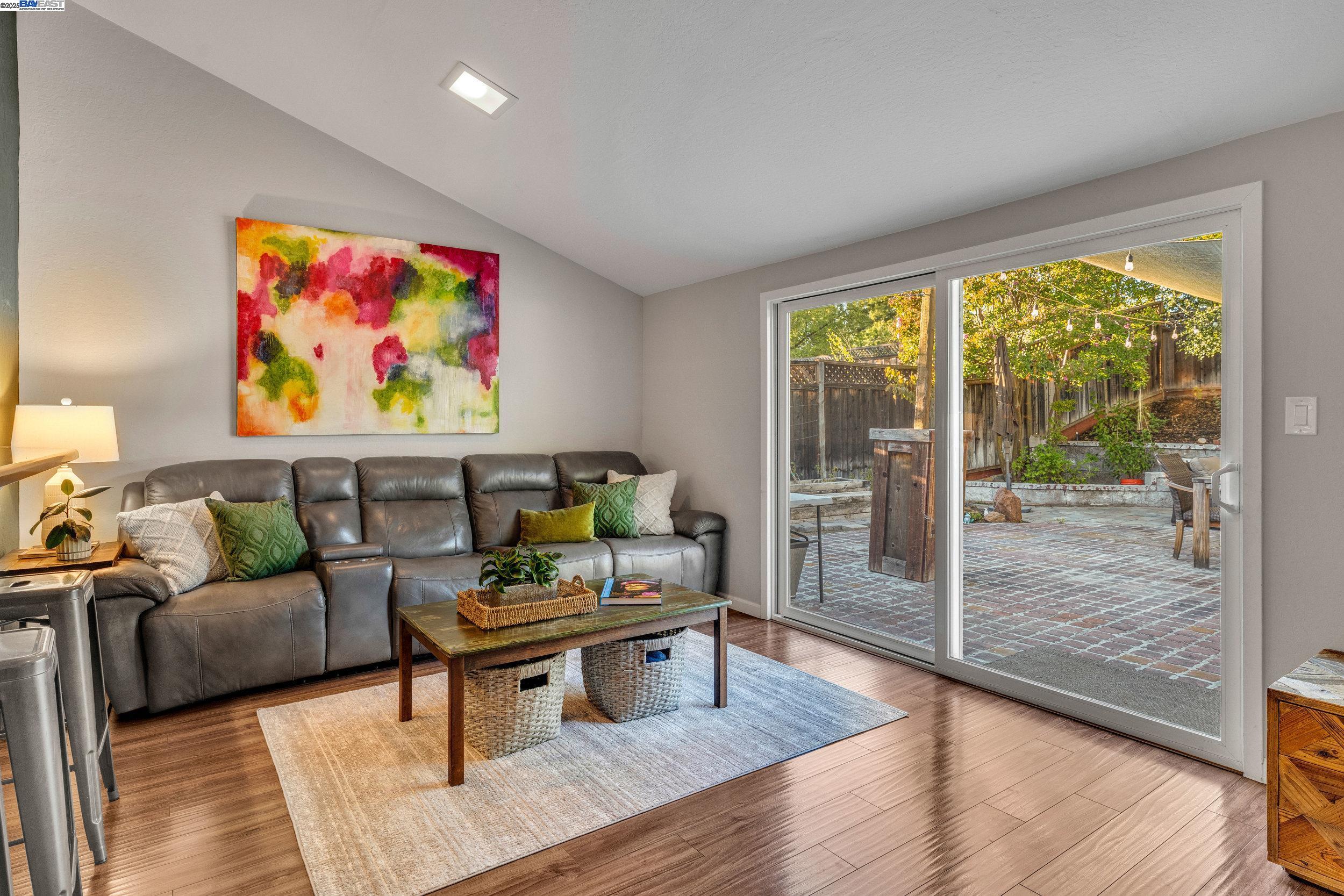 Detail Gallery Image 14 of 40 For 786 Bonita Ave, Pleasanton,  CA 94566 - 4 Beds | 2 Baths