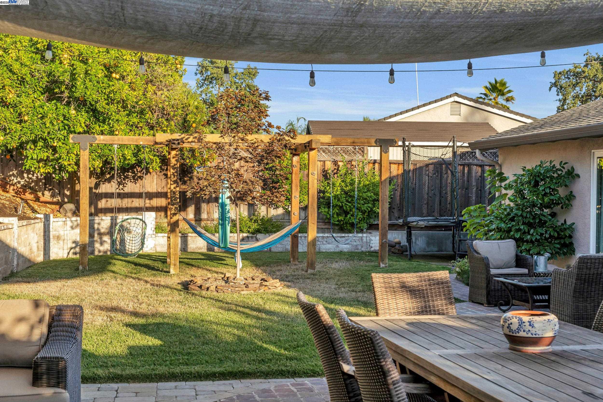 Detail Gallery Image 31 of 40 For 786 Bonita Ave, Pleasanton,  CA 94566 - 4 Beds | 2 Baths
