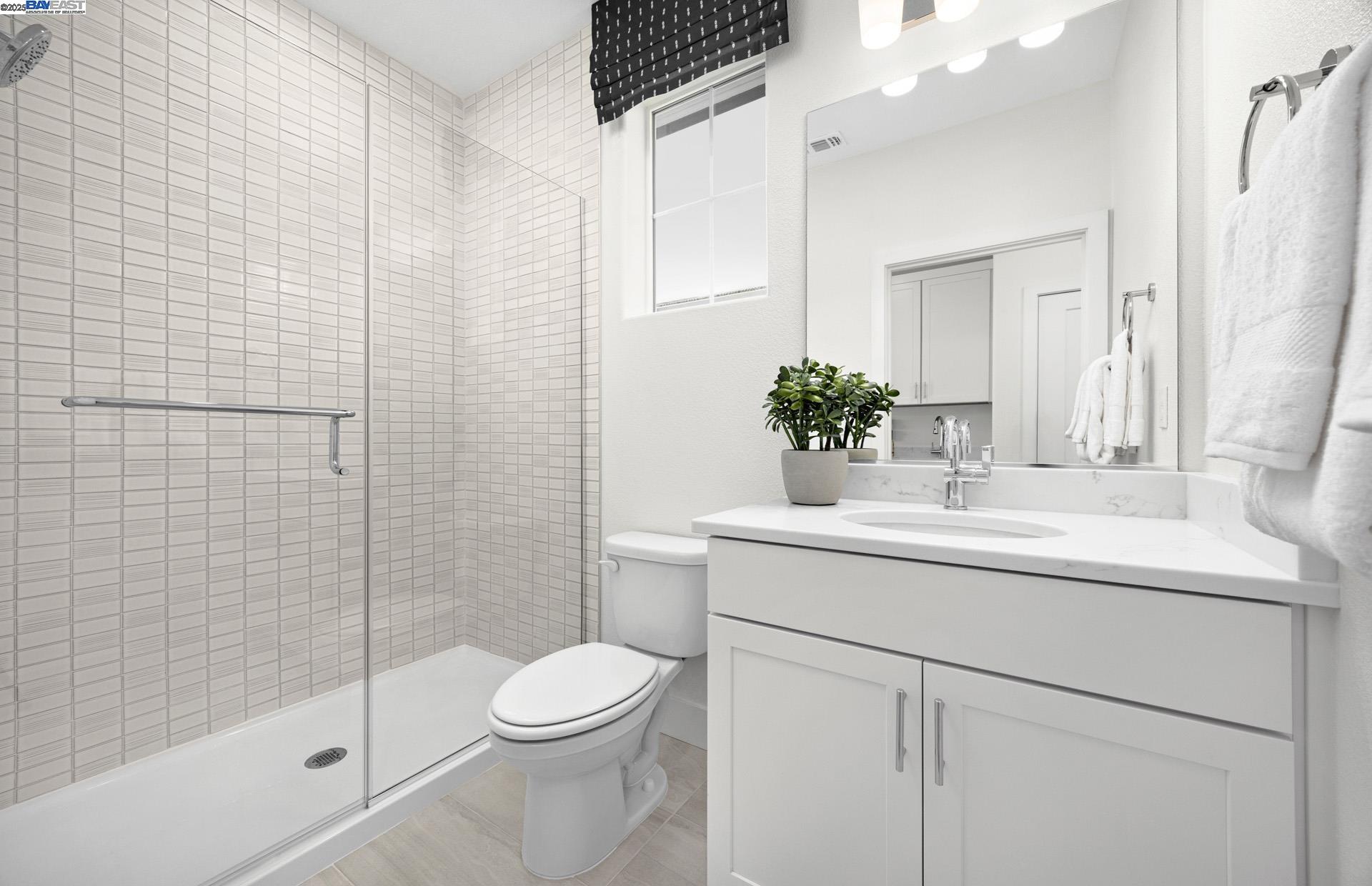 Detail Gallery Image 4 of 12 For 17184 Brightwood Avenue, Lathrop,  CA 95330 - 6 Beds | 4/1 Baths