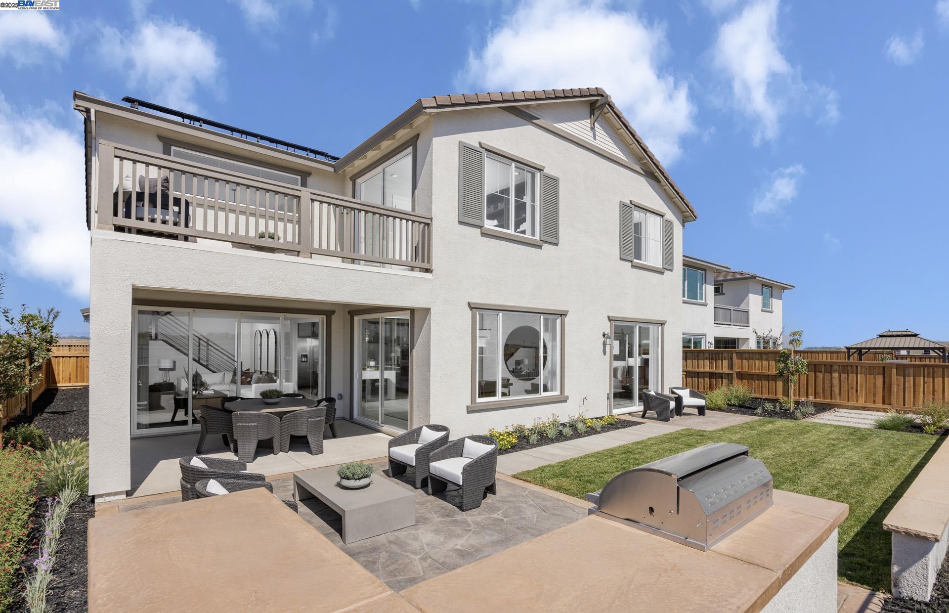 Detail Gallery Image 2 of 22 For 17196 Brightwood Avenue, Lathrop,  CA 95330 - 6 Beds | 4 Baths
