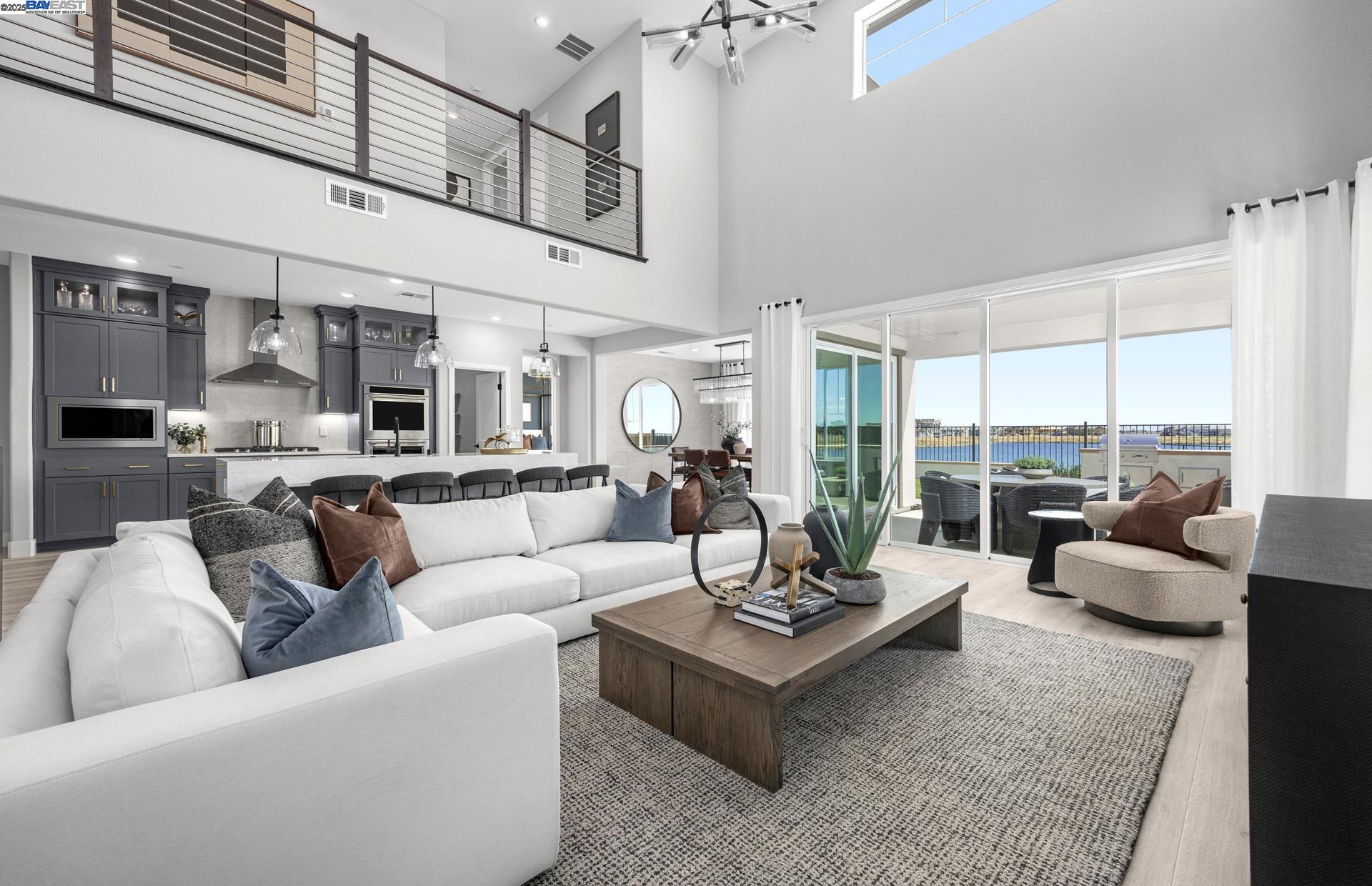Detail Gallery Image 13 of 22 For 17196 Brightwood Avenue, Lathrop,  CA 95330 - 6 Beds | 4 Baths