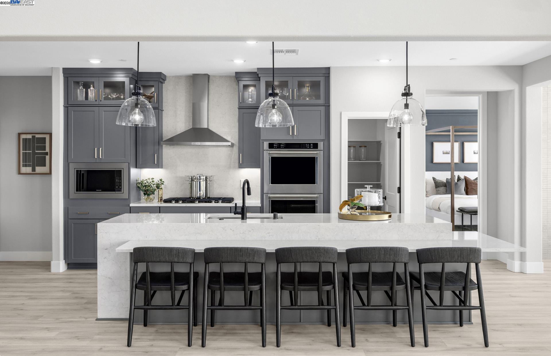 Detail Gallery Image 15 of 22 For 17196 Brightwood Avenue, Lathrop,  CA 95330 - 6 Beds | 4 Baths