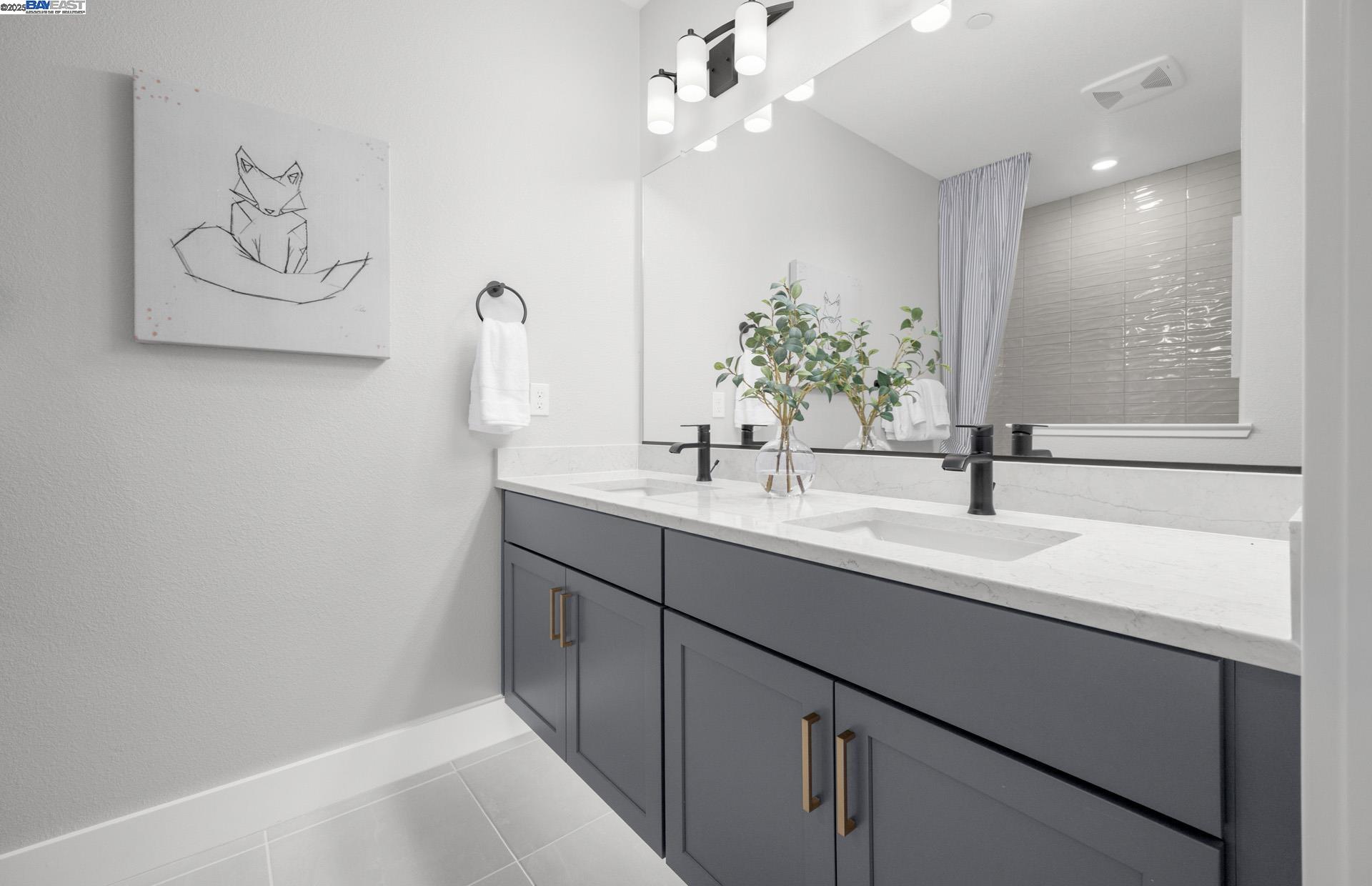 Detail Gallery Image 3 of 22 For 17196 Brightwood Avenue, Lathrop,  CA 95330 - 6 Beds | 4 Baths