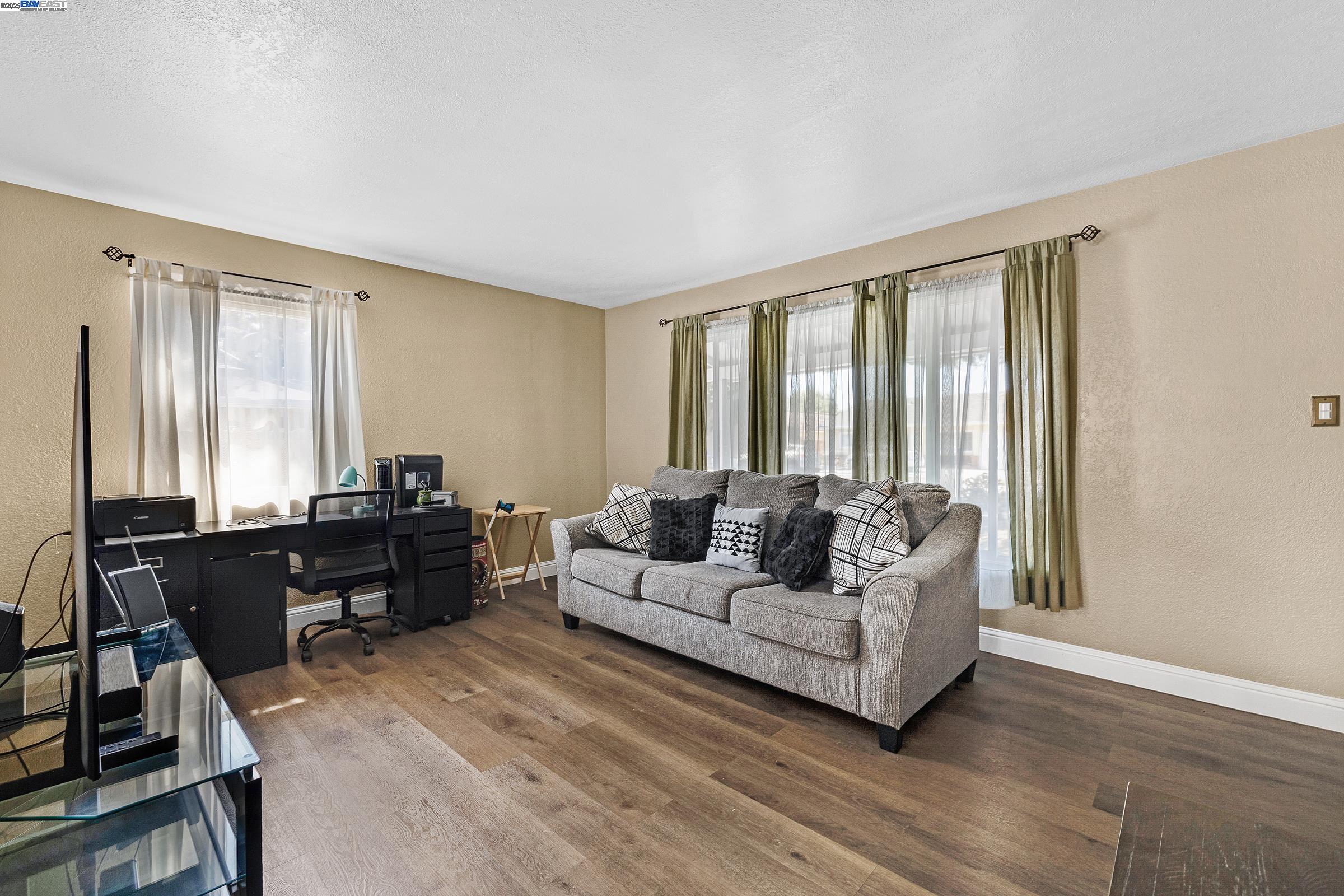 Detail Gallery Image 5 of 31 For 6278 Dairy Ave, Newark,  CA 94560 - 2 Beds | 1 Baths