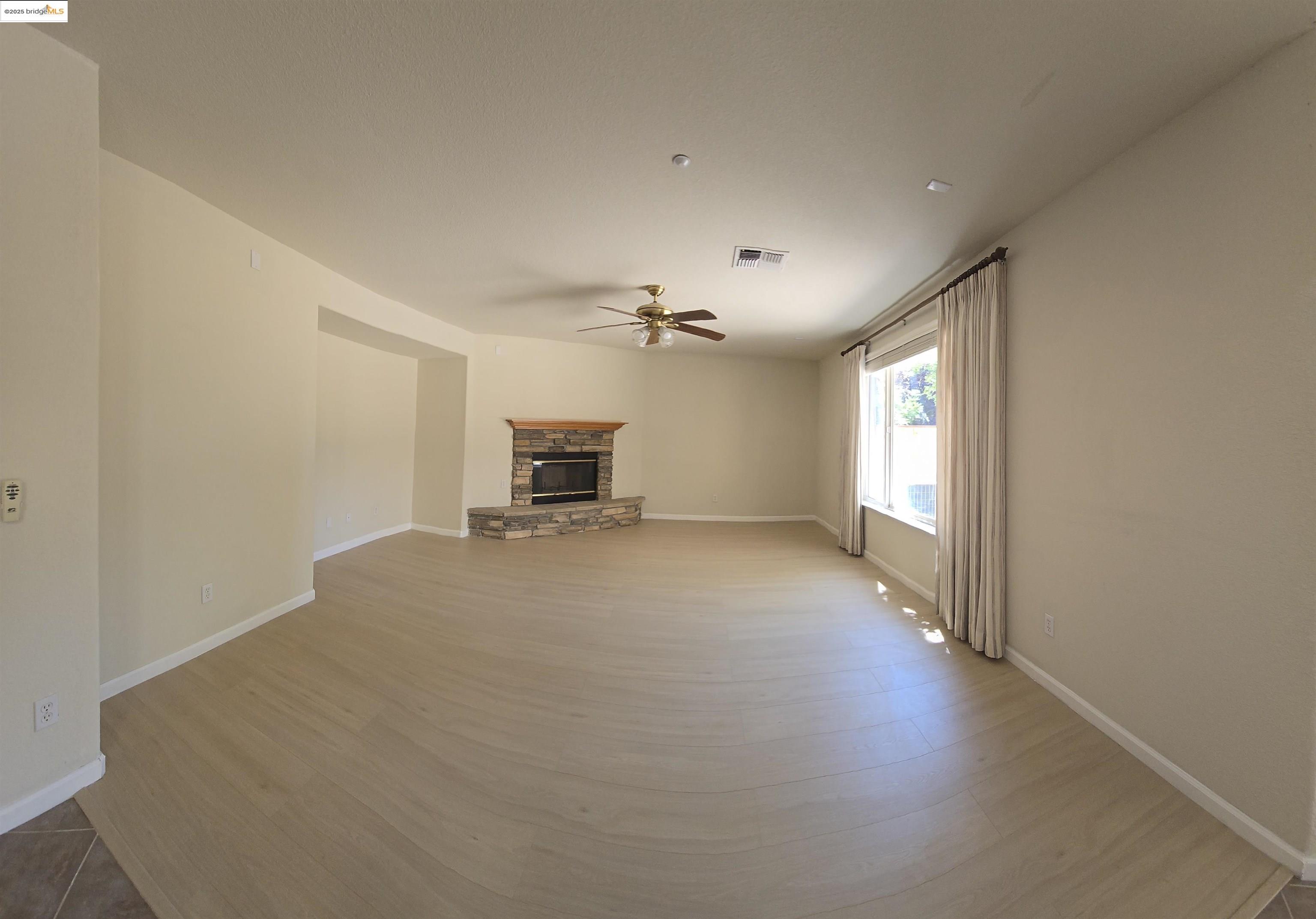 Detail Gallery Image 11 of 21 For 988 Chamomile Ln, Brentwood,  CA 94513 - 4 Beds | 3 Baths