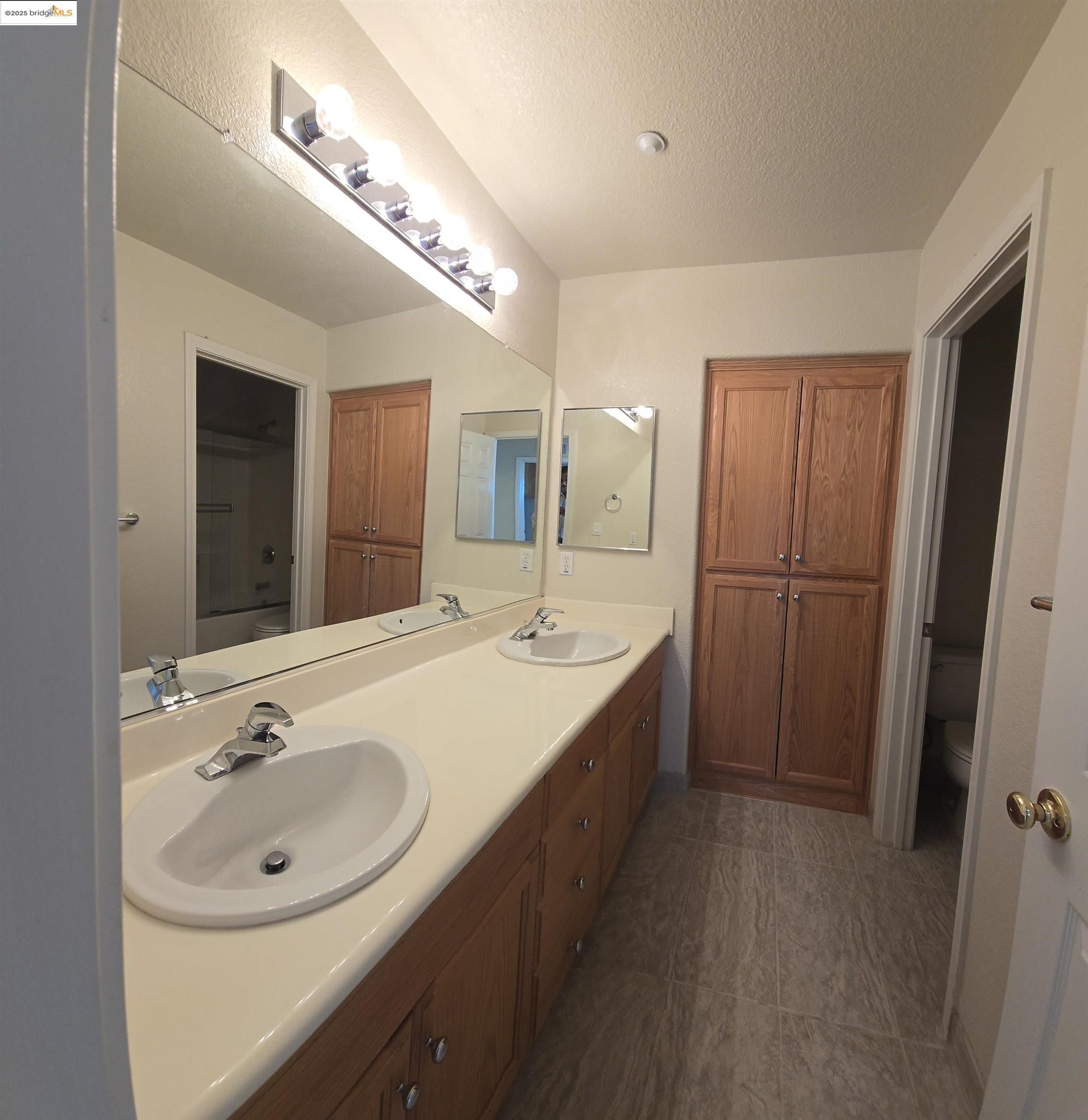 Detail Gallery Image 14 of 20 For 988 Chamomile Ln, Brentwood,  CA 94513 - 4 Beds | 3 Baths