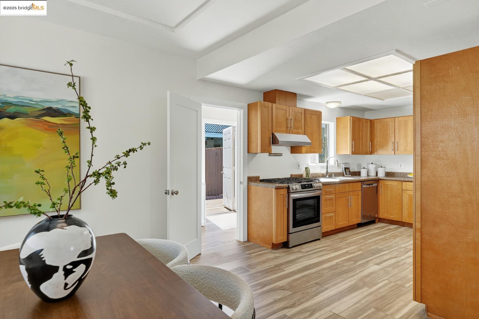 Detail Gallery Image 20 of 42 For 3622 Emerson St, Oakland,  CA 94610 - – Beds | – Baths