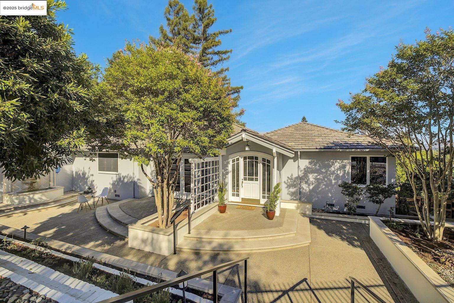 Detail Gallery Image 2 of 51 For 15 Los Dedos Road, Orinda,  CA 94563 - 4 Beds | 3/1 Baths