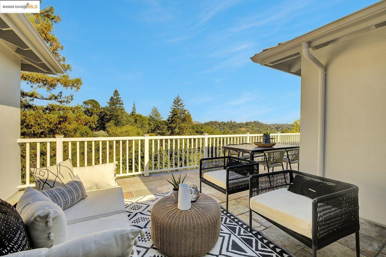 Detail Gallery Image 11 of 51 For 15 Los Dedos Road, Orinda,  CA 94563 - 4 Beds | 3/1 Baths