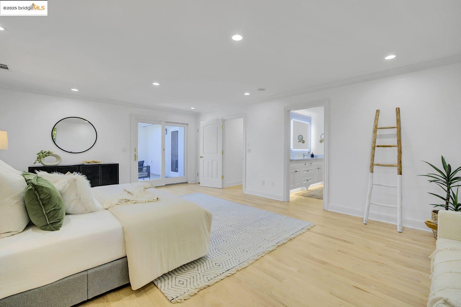 Detail Gallery Image 22 of 51 For 15 Los Dedos Road, Orinda,  CA 94563 - 4 Beds | 3/1 Baths