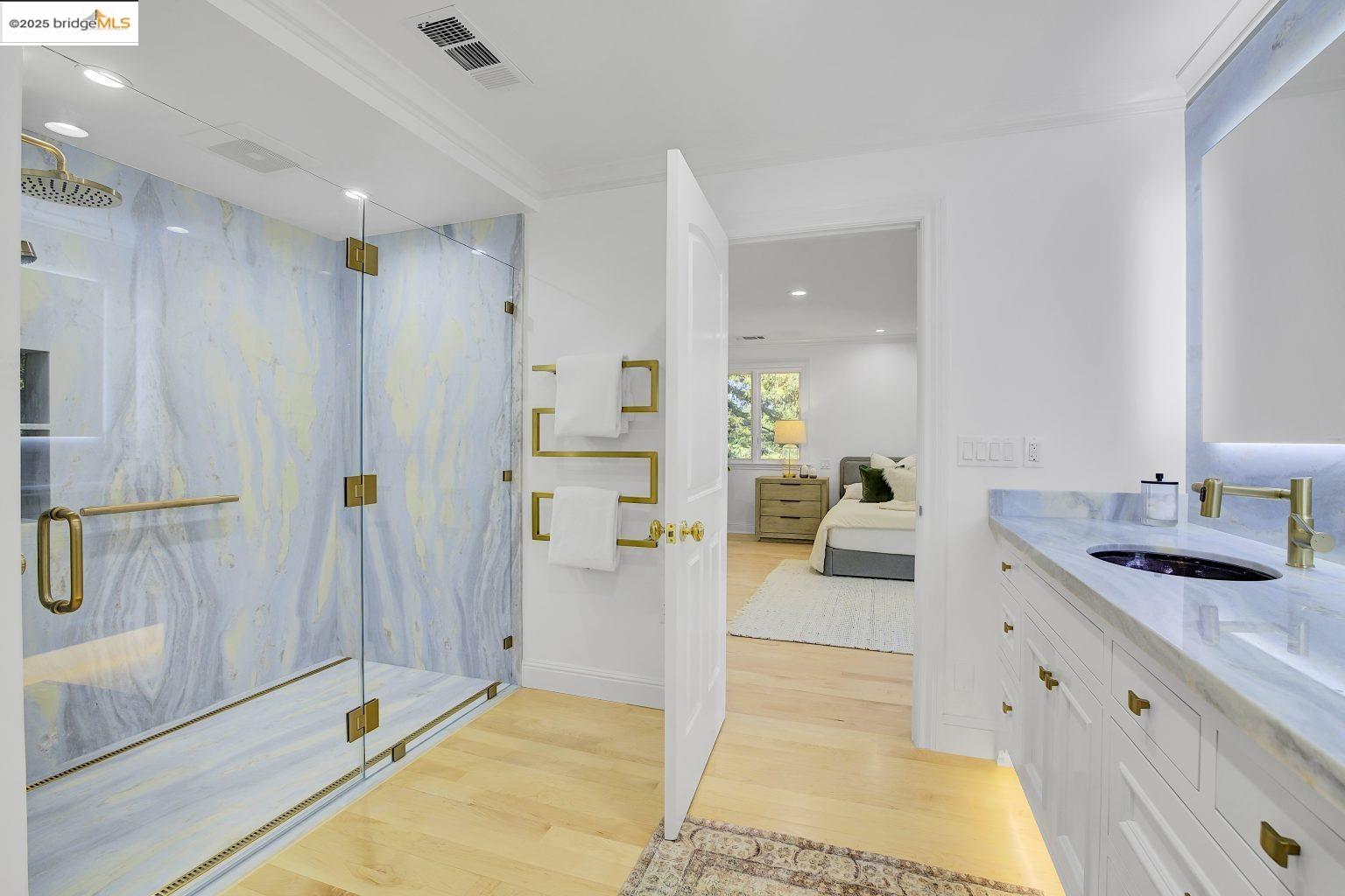 Detail Gallery Image 25 of 51 For 15 Los Dedos Road, Orinda,  CA 94563 - 4 Beds | 3/1 Baths