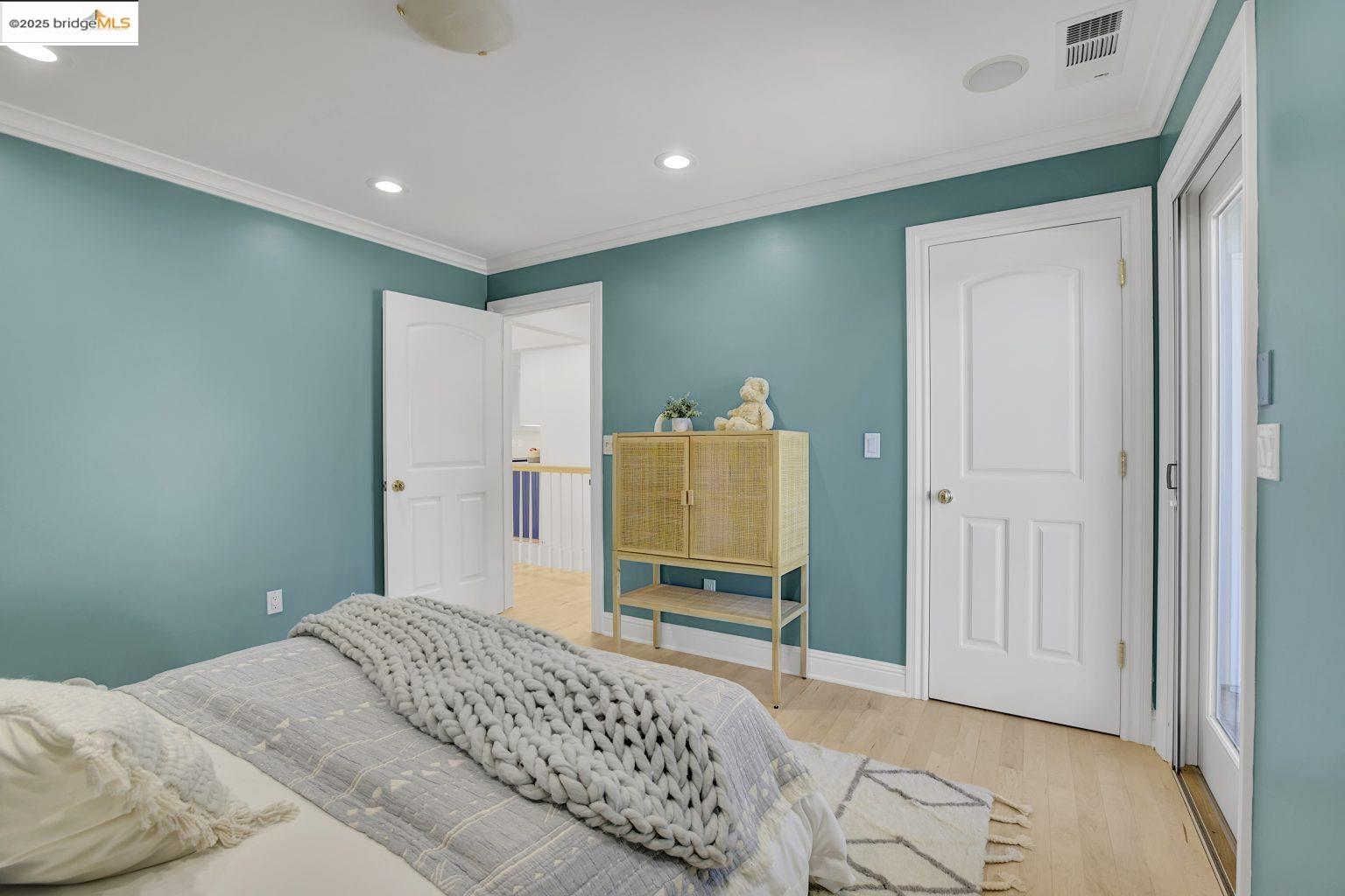 Detail Gallery Image 28 of 51 For 15 Los Dedos Road, Orinda,  CA 94563 - 4 Beds | 3/1 Baths