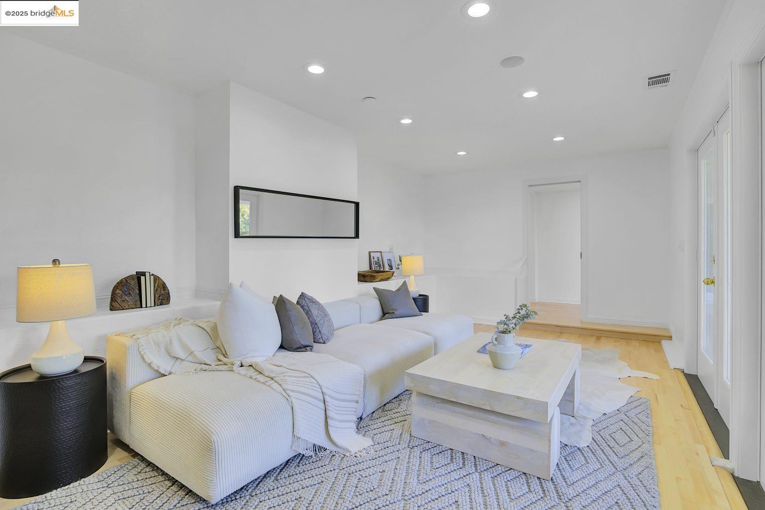Detail Gallery Image 37 of 51 For 15 Los Dedos Road, Orinda,  CA 94563 - 4 Beds | 3/1 Baths