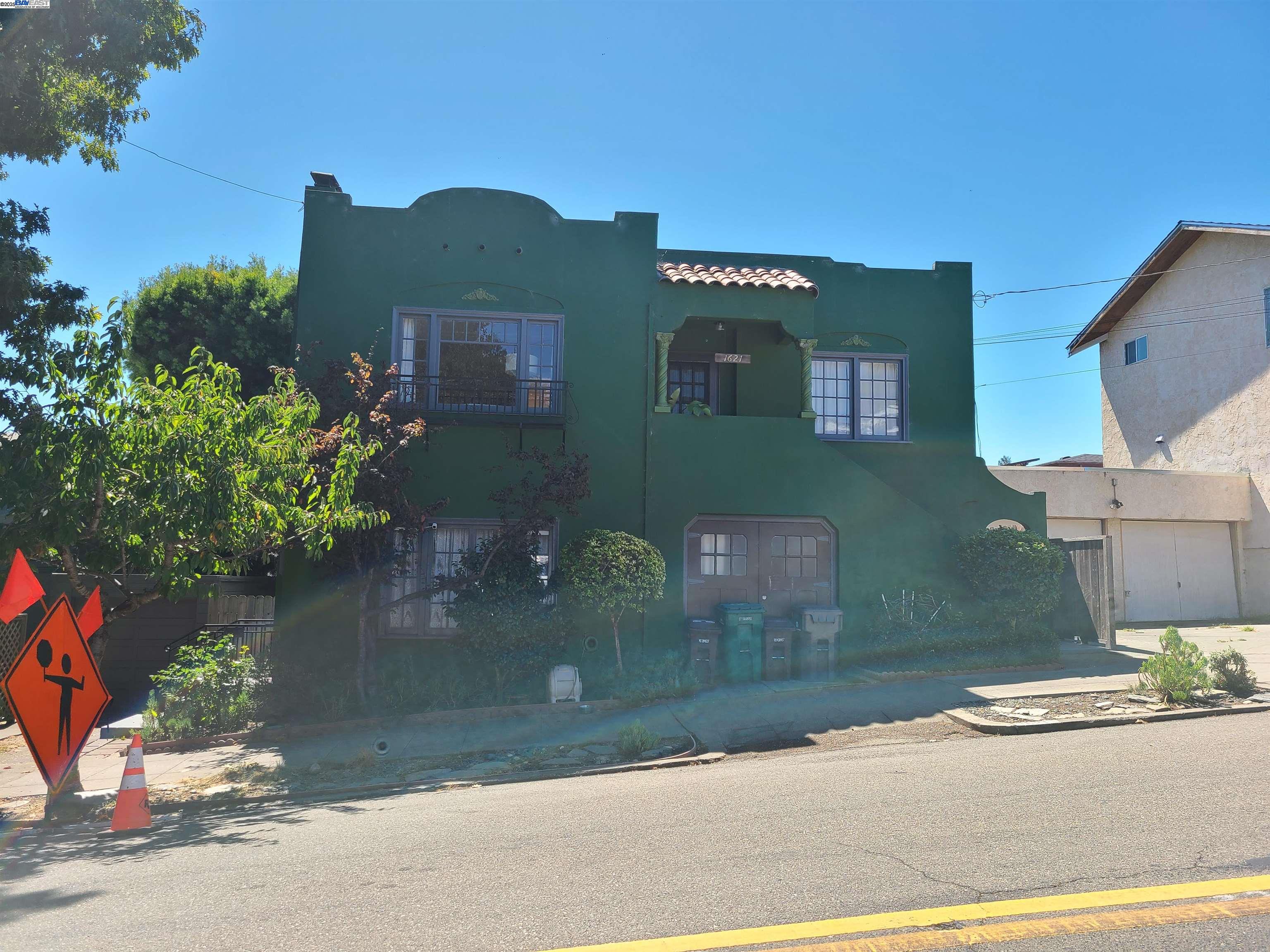Detail Gallery Image 1 of 43 For 1621 E 38th St, Oakland,  CA 94602 - – Beds | – Baths