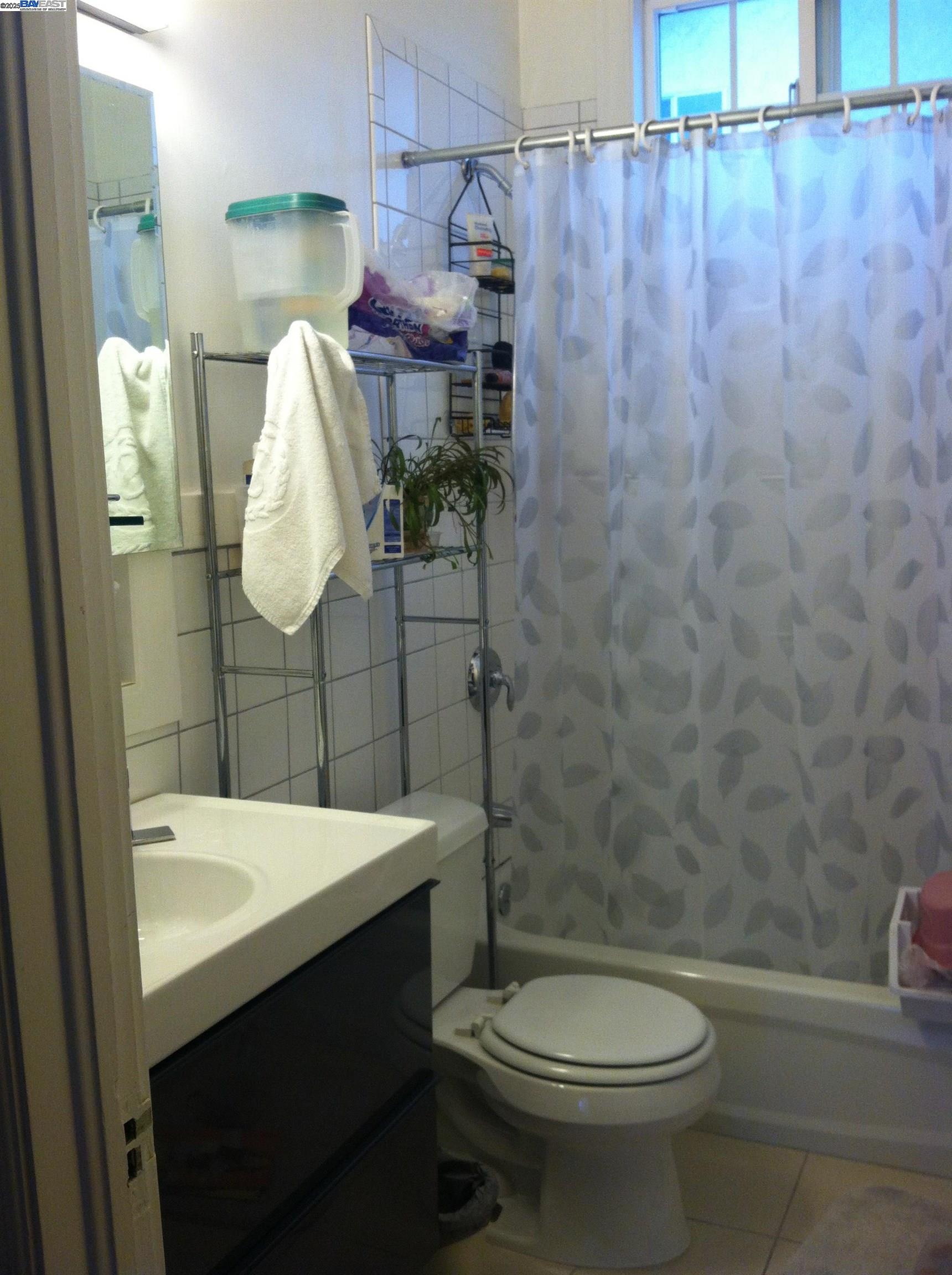 Detail Gallery Image 15 of 43 For 1621 E 38th St, Oakland,  CA 94602 - – Beds | – Baths
