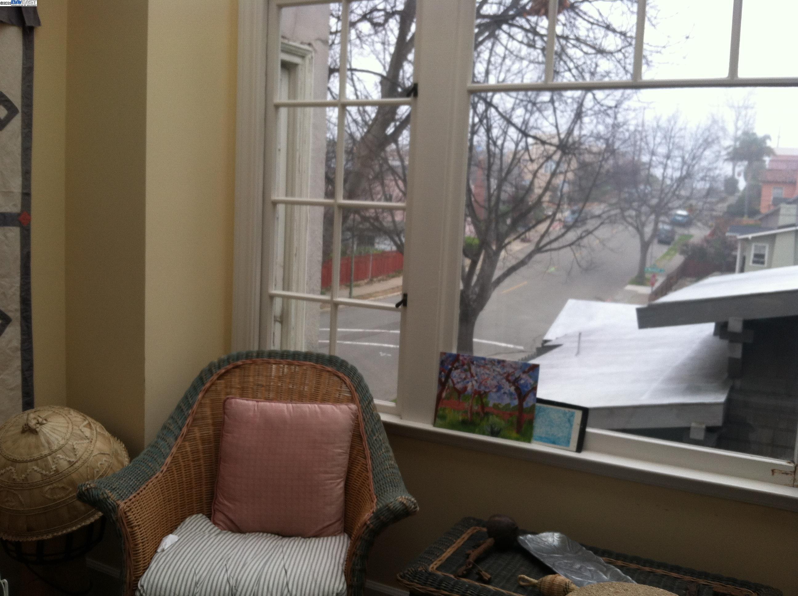 Detail Gallery Image 8 of 43 For 1621 E 38th St, Oakland,  CA 94602 - – Beds | – Baths