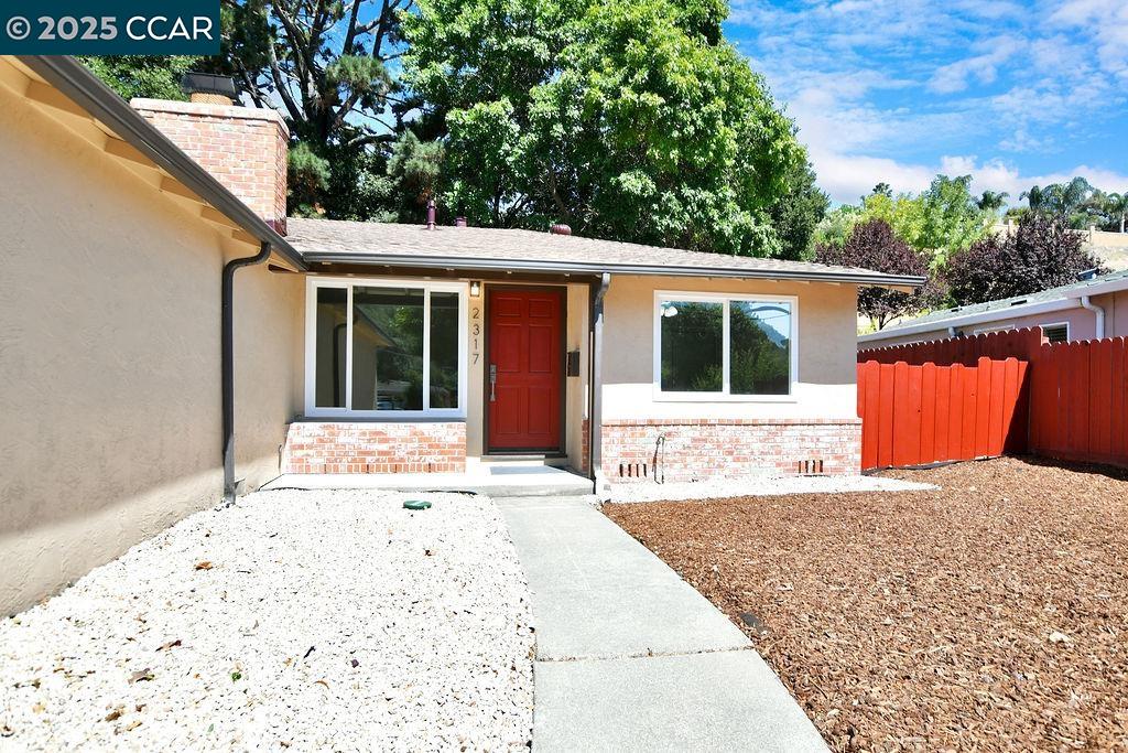 Detail Gallery Image 3 of 22 For 2317 Wright Ave, Pinole,  CA 94564 - 3 Beds | 1 Baths