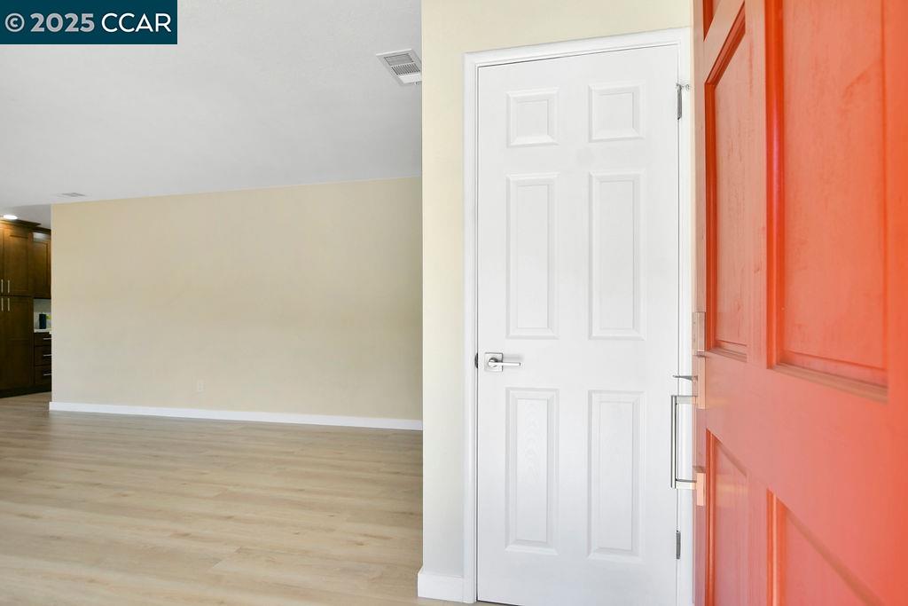 Detail Gallery Image 4 of 22 For 2317 Wright Ave, Pinole,  CA 94564 - 3 Beds | 1 Baths