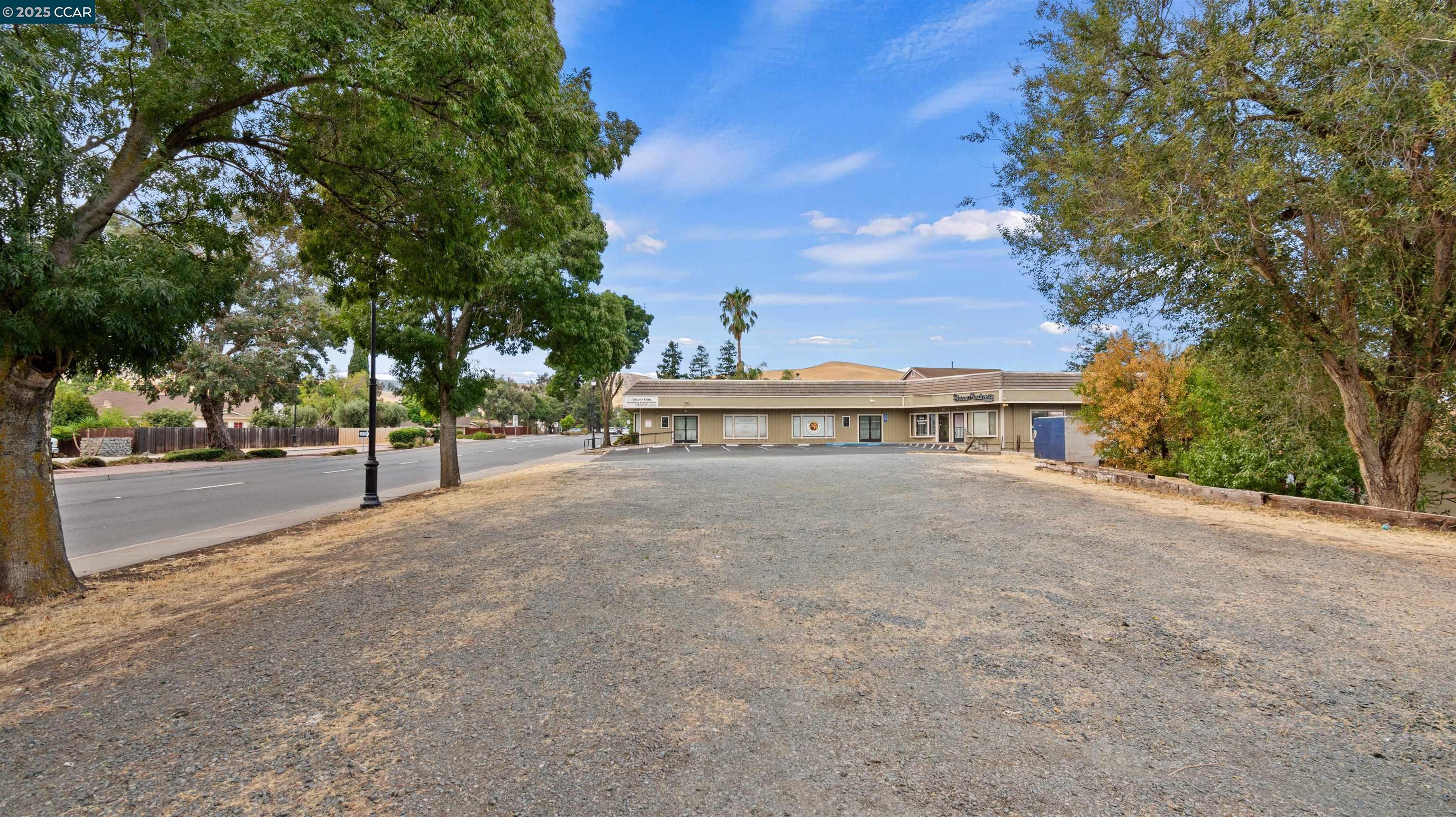 Detail Gallery Image 3 of 31 For 4156 Railroad Ave, Pittsburg,  CA 94565 - – Beds | – Baths