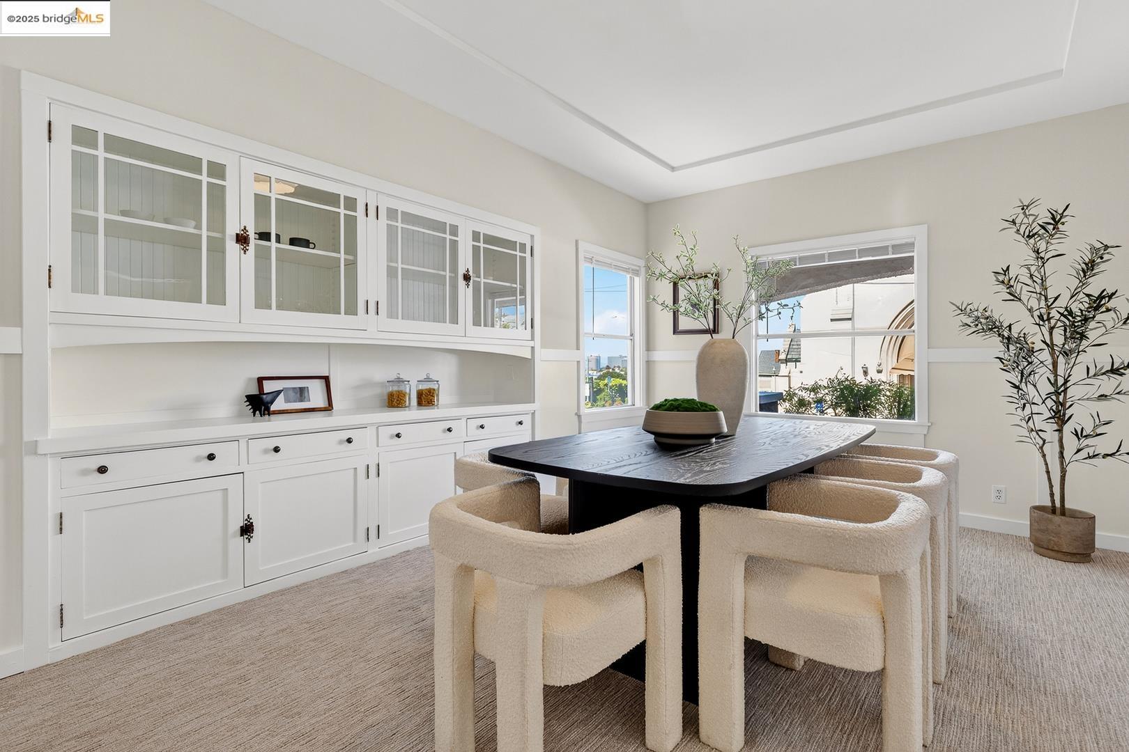 Detail Gallery Image 11 of 43 For 3622 Emerson St, Oakland,  CA 94610 - 5 Beds | 3 Baths