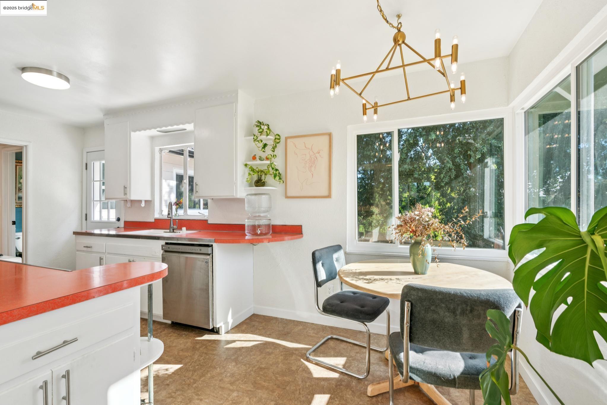 Detail Gallery Image 11 of 33 For 4055 Kimberly Pl, Concord,  CA 94521 - 3 Beds | 1/1 Baths