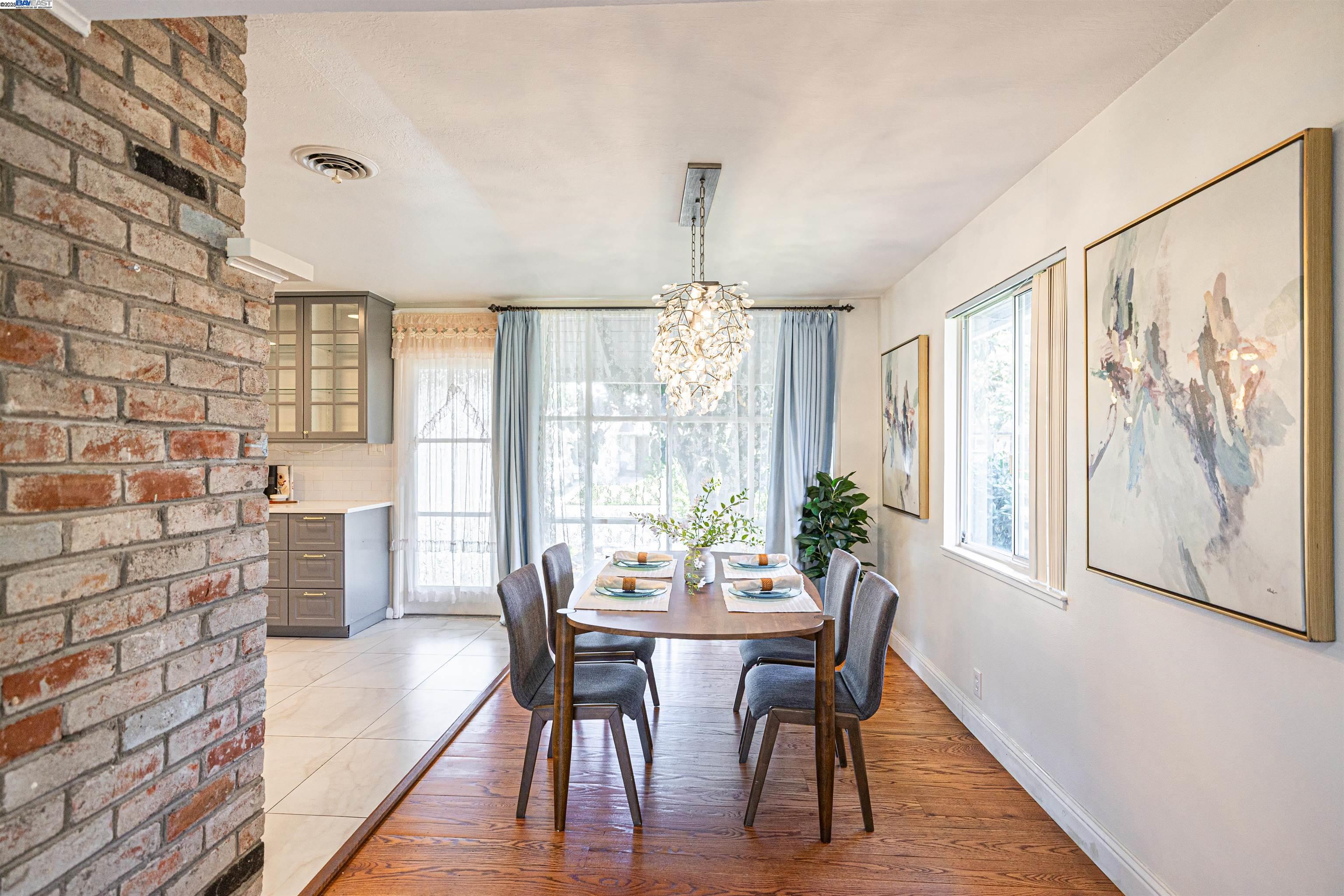 Detail Gallery Image 8 of 26 For 44 Duke Way, Pleasant Hill,  CA 94523 - 3 Beds | 2 Baths