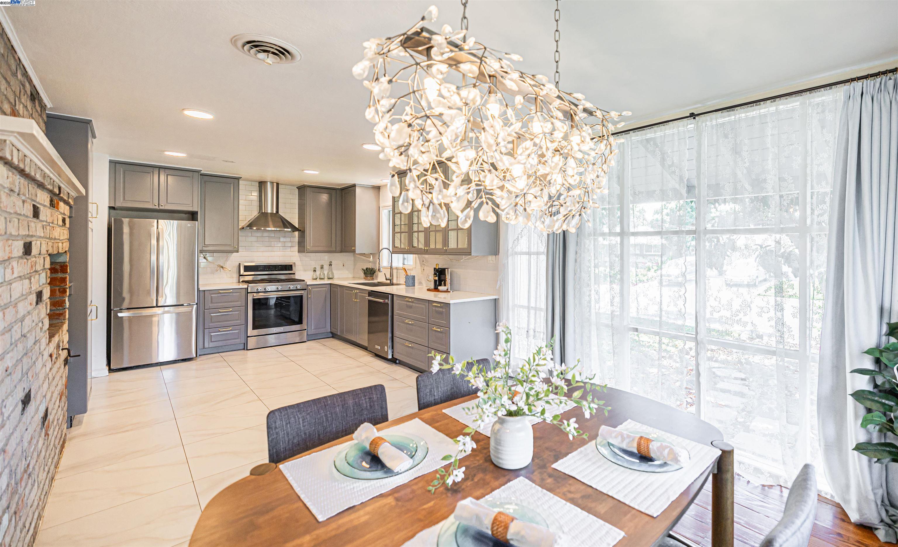 Detail Gallery Image 10 of 26 For 44 Duke Way, Pleasant Hill,  CA 94523 - 3 Beds | 2 Baths